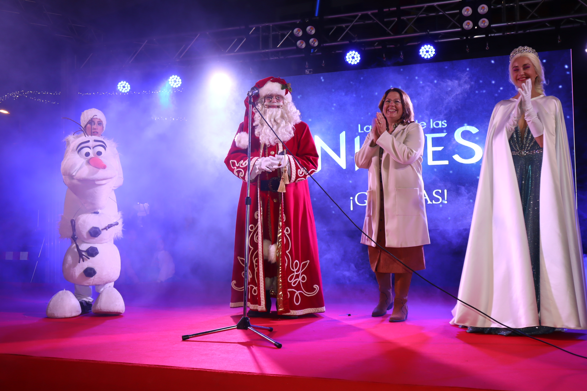 Papá Noel vuelve a sorprender con su llegada a San Pedro del Pinatar
