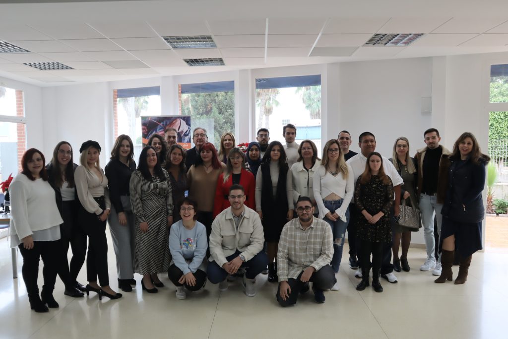 Un total de 20 jóvenes desempleados se acreditan para atender a personas dependientes