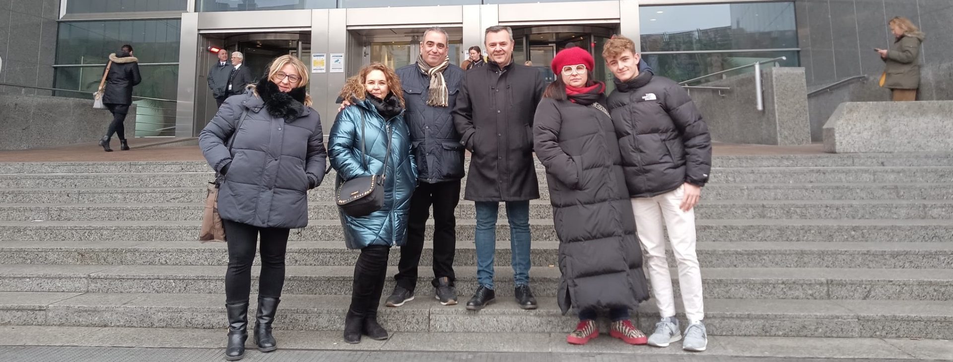 Bruselas escucha y atiende a los/as vecinos/as afectados/as por Metro en la Comisión de Peticiones