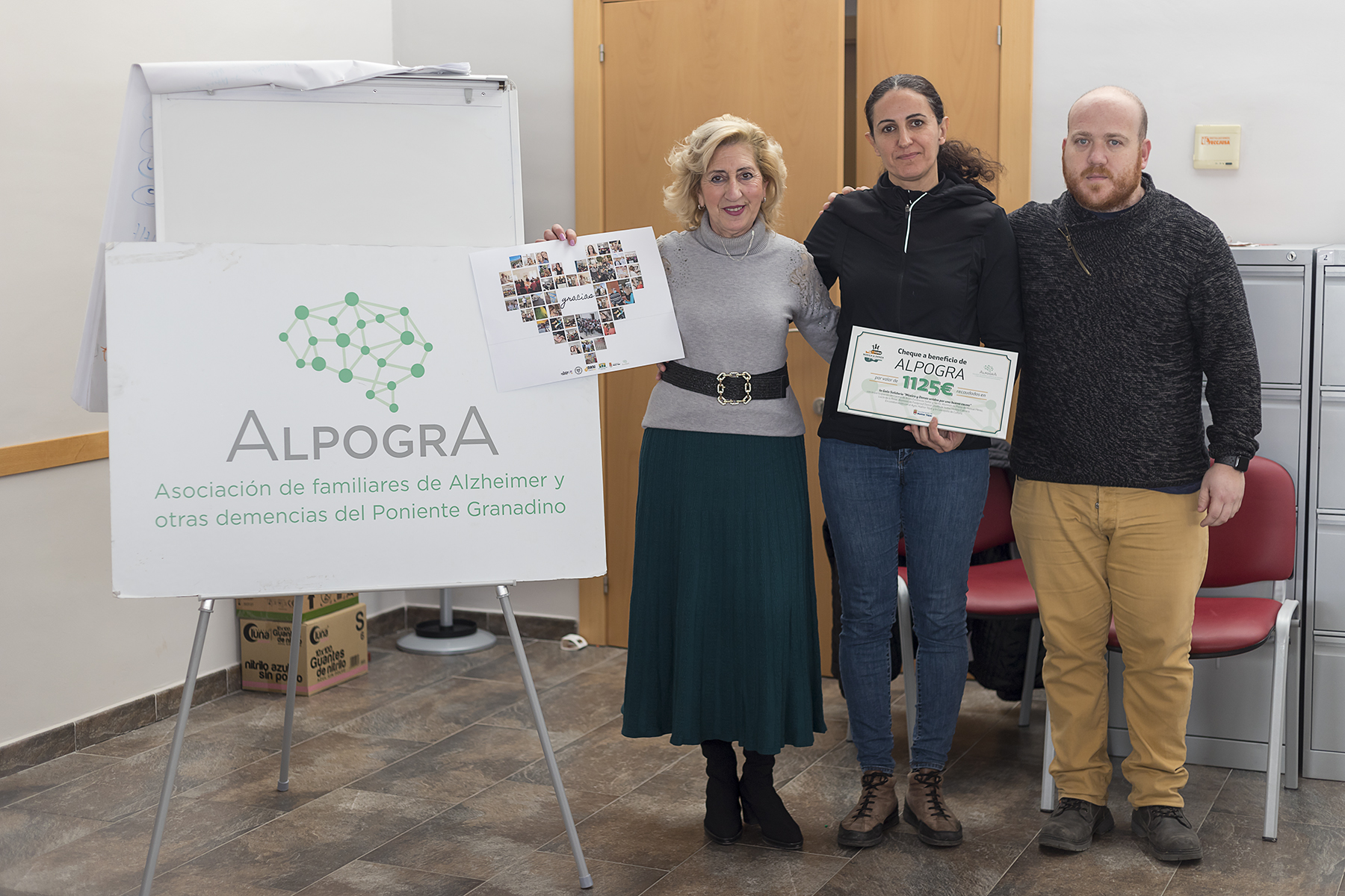 Una gala benéfica en Huétor Tájar recauda 1.125 euros para la asociación de familiares de enfermos de Alzheimer del Poniente granadino ALPOGRA