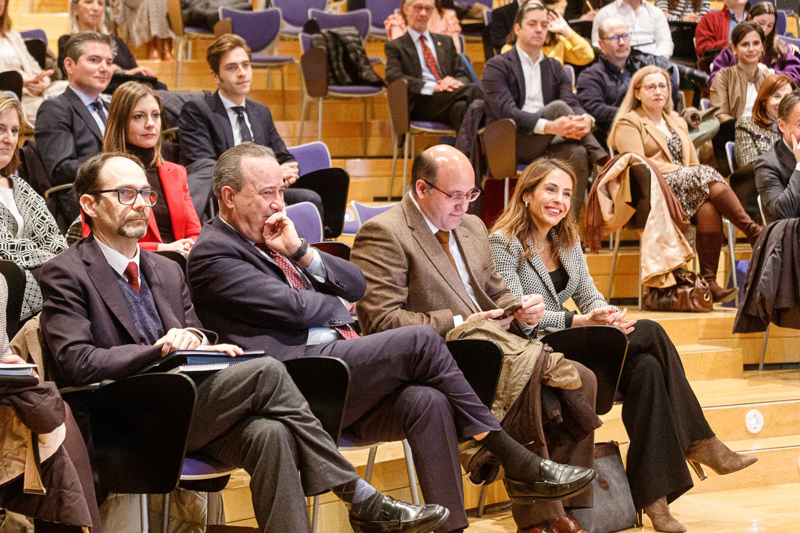 Casi un centenar de profesionales asisten en Zaragoza a un encuentro sobre plusvalía, contratación y empleo público. Noticia. Ayuntamiento de Zaragoza