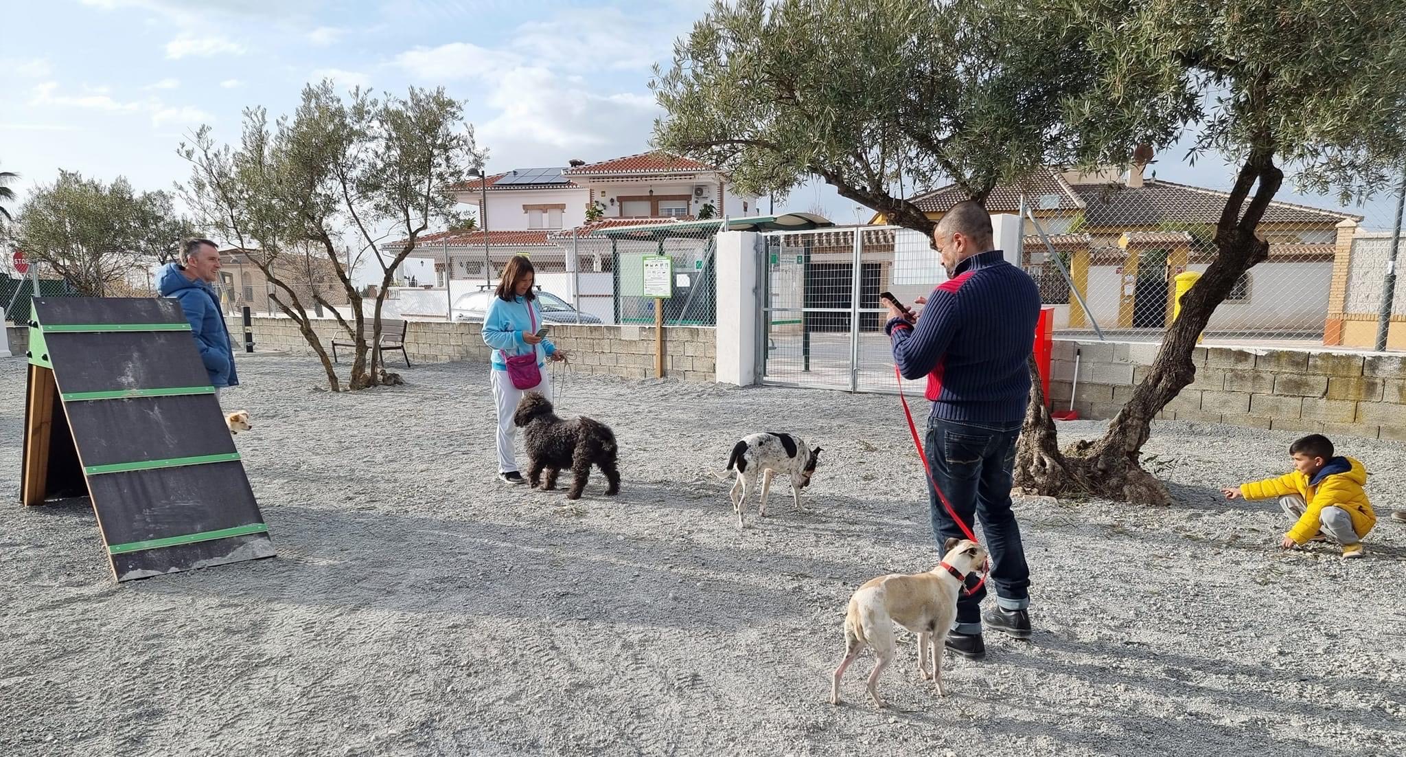 Cúllar Vega estrena un nuevo parque canino, el segundo del municipio