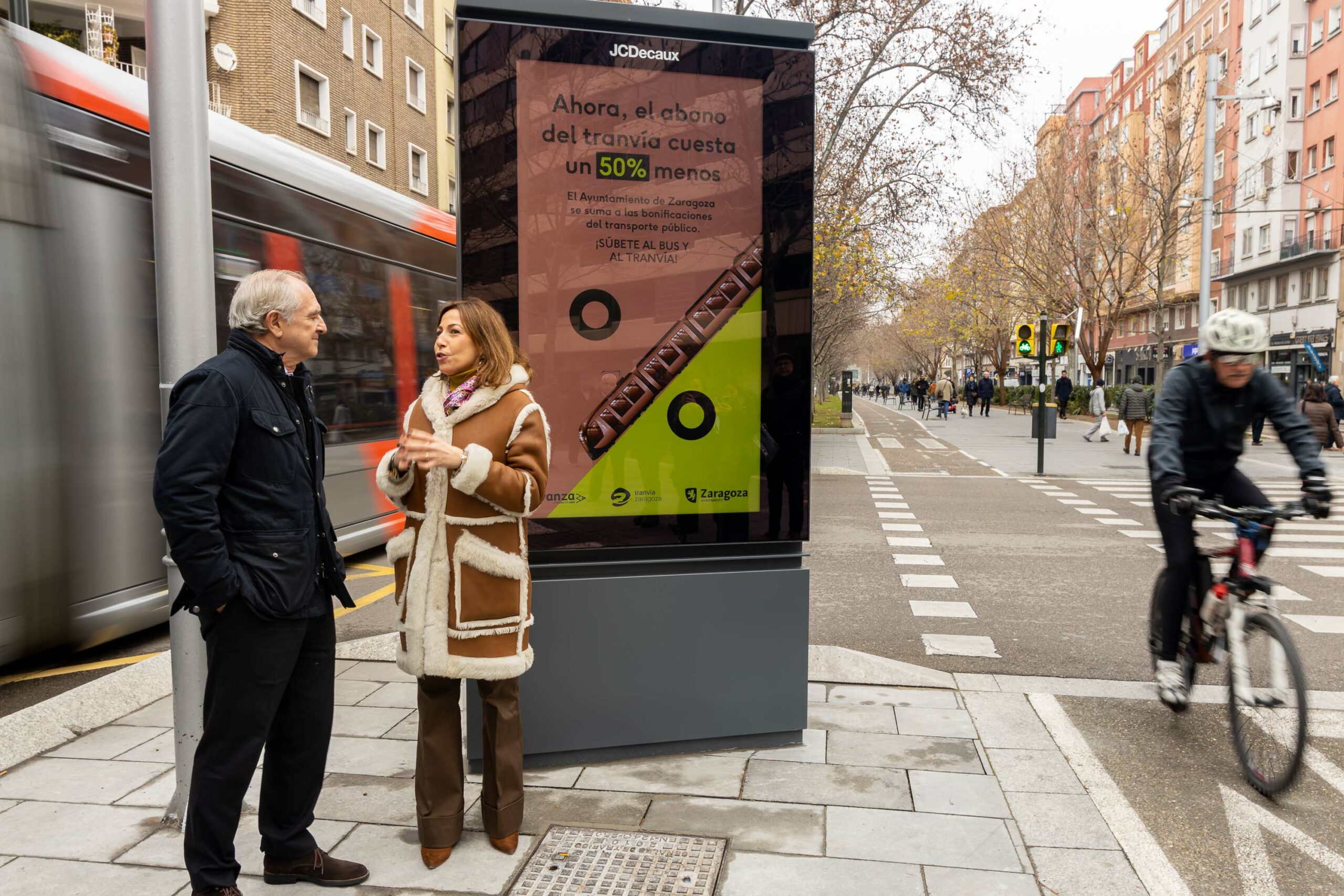 Los primeros mupis digitales de la nueva contrata de mobiliario urbano llegan al paseo Fernando el Católico de Zaragoza. Noticia. Ayuntamiento de Zaragoza