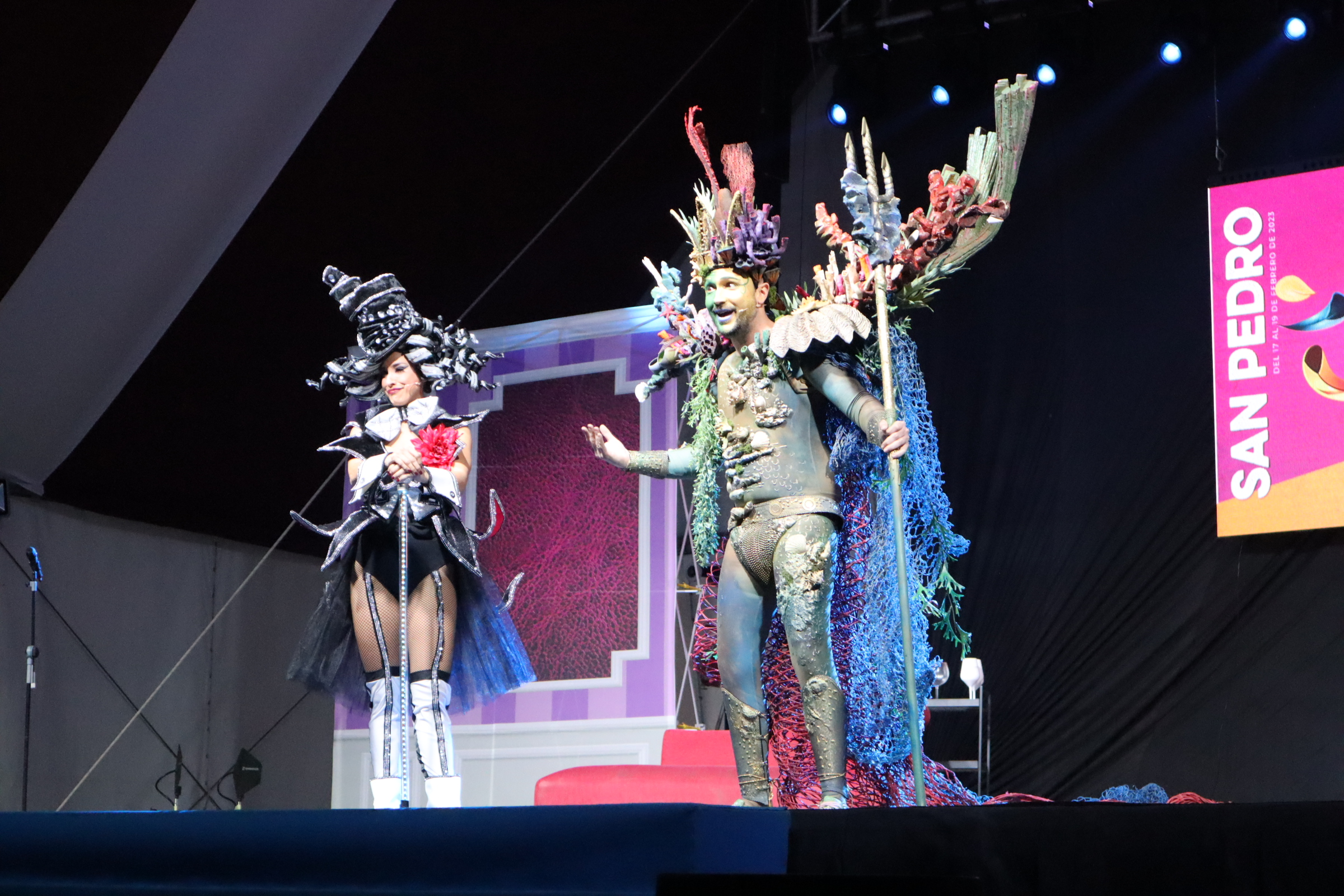 San Pedro del Pinatar da la bienvenida al Carnaval con una gala repleta de música, fantasía y humor