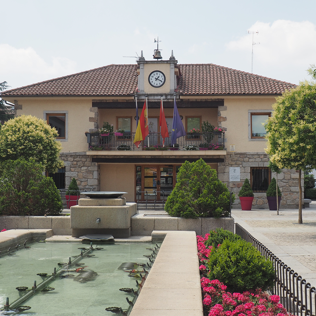 Torrelodones recupera el servicio de limpieza de las dependencias municipales
