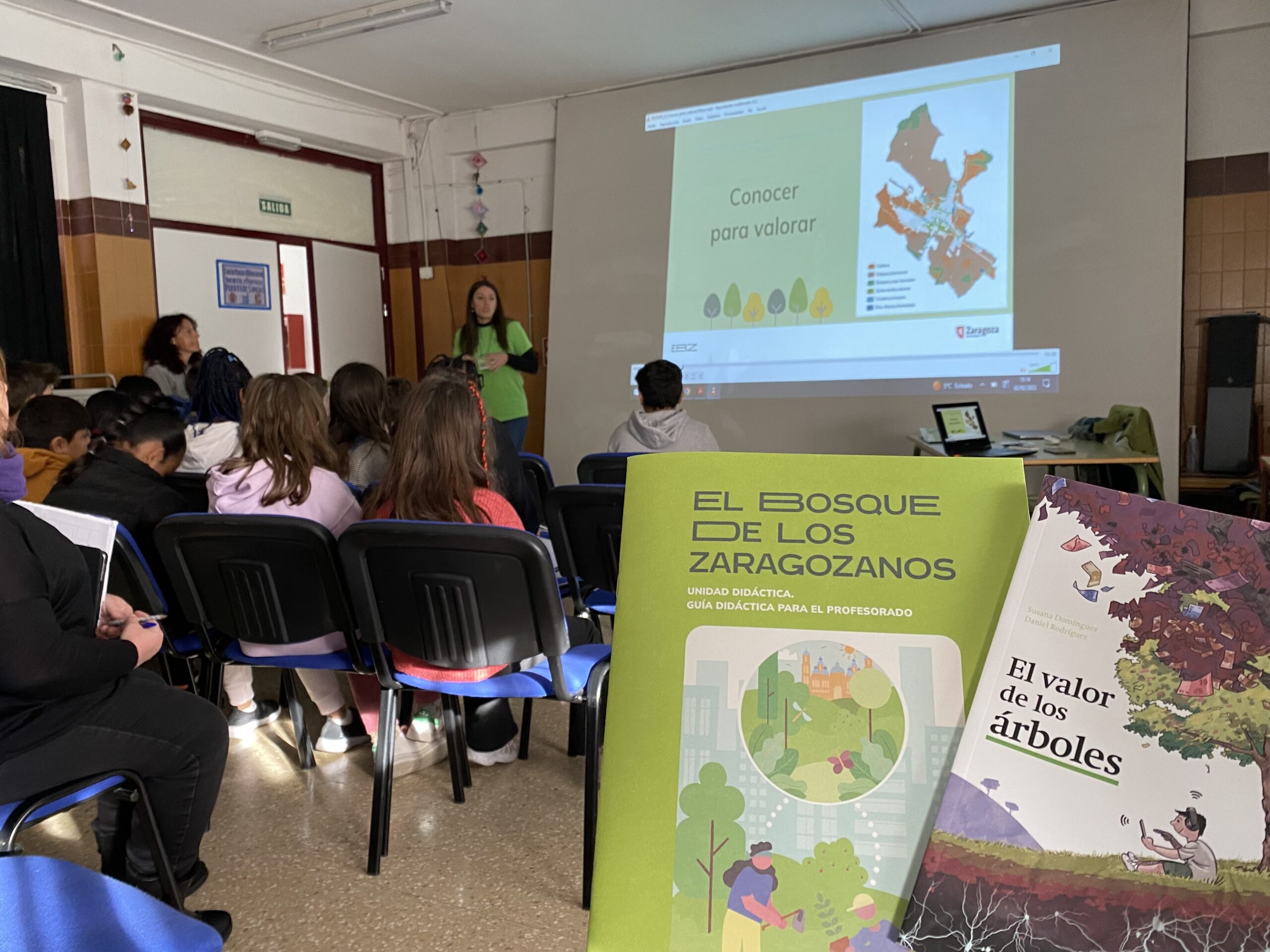 Una unidad didáctica para aprender jugando los beneficios de los bosques urbanos. Noticia. Ayuntamiento de Zaragoza