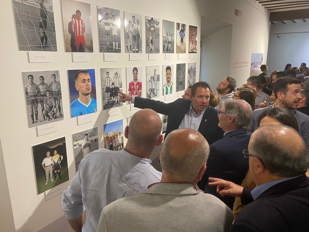 CULTURA| 150 fotografías rinden homenaje a los cien años de fútbol en Mula