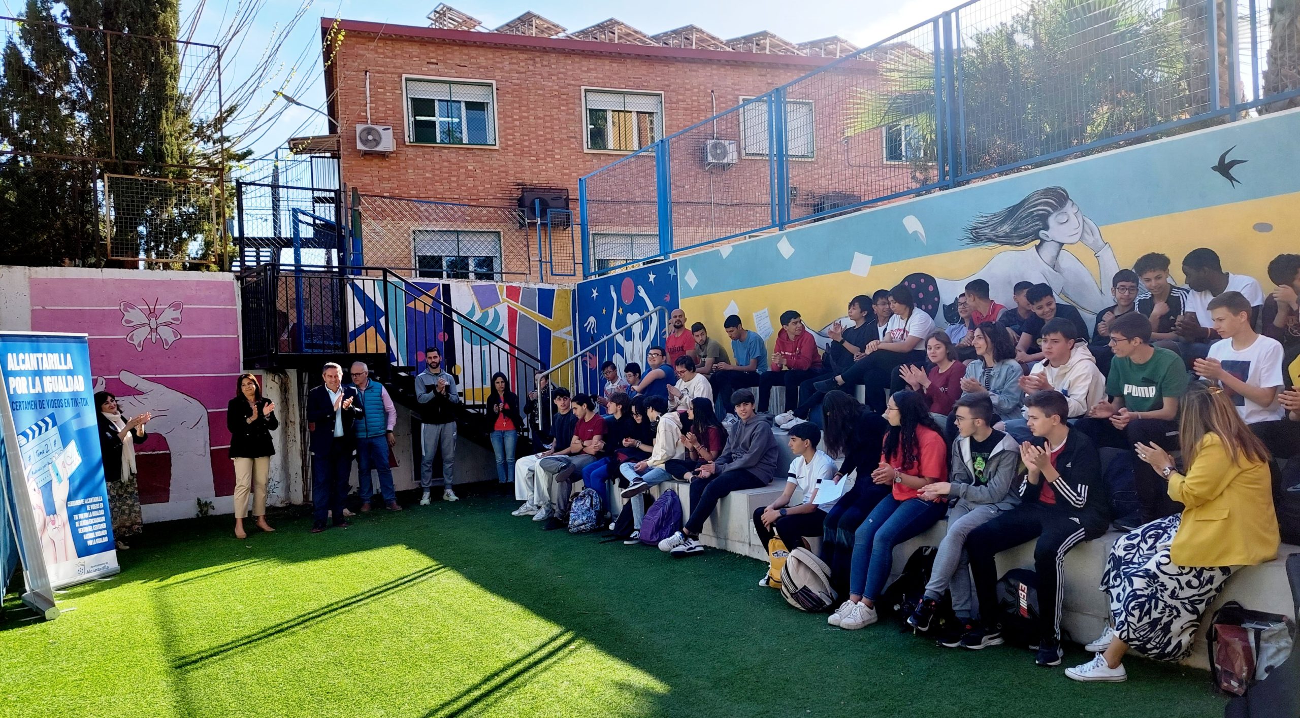 Dos grupos de estudiantes del IES Salzillo ganan la tercera edición del concurso de TikTok Alcantarilla por la igualdad