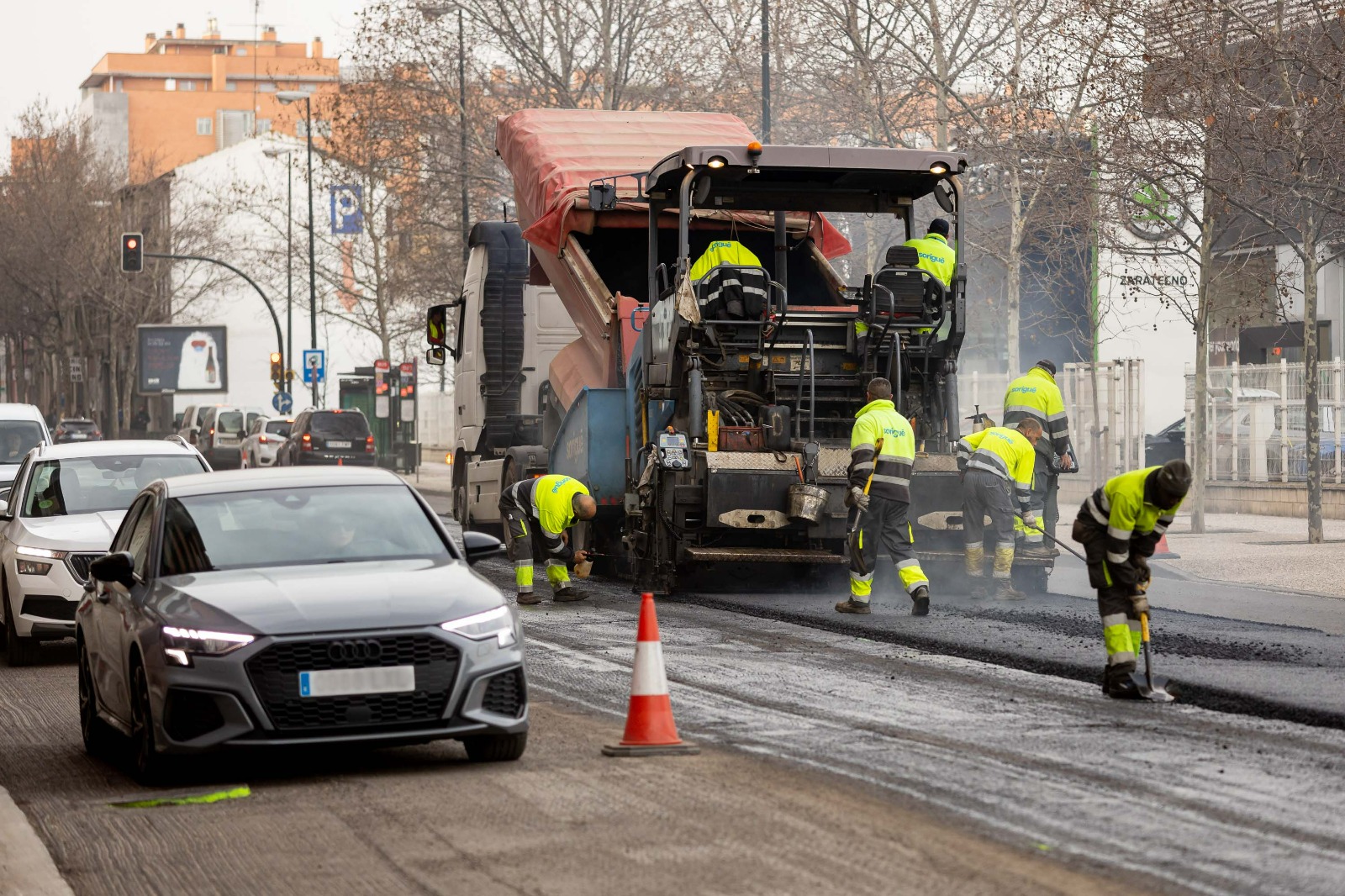 El plan de asfaltado llega esta semana a 14 calles de Torrero, Almozara, Casablanca, Universidad, Centro y Oliver-Valdefierro. Noticia. Ayuntamiento de Zaragoza