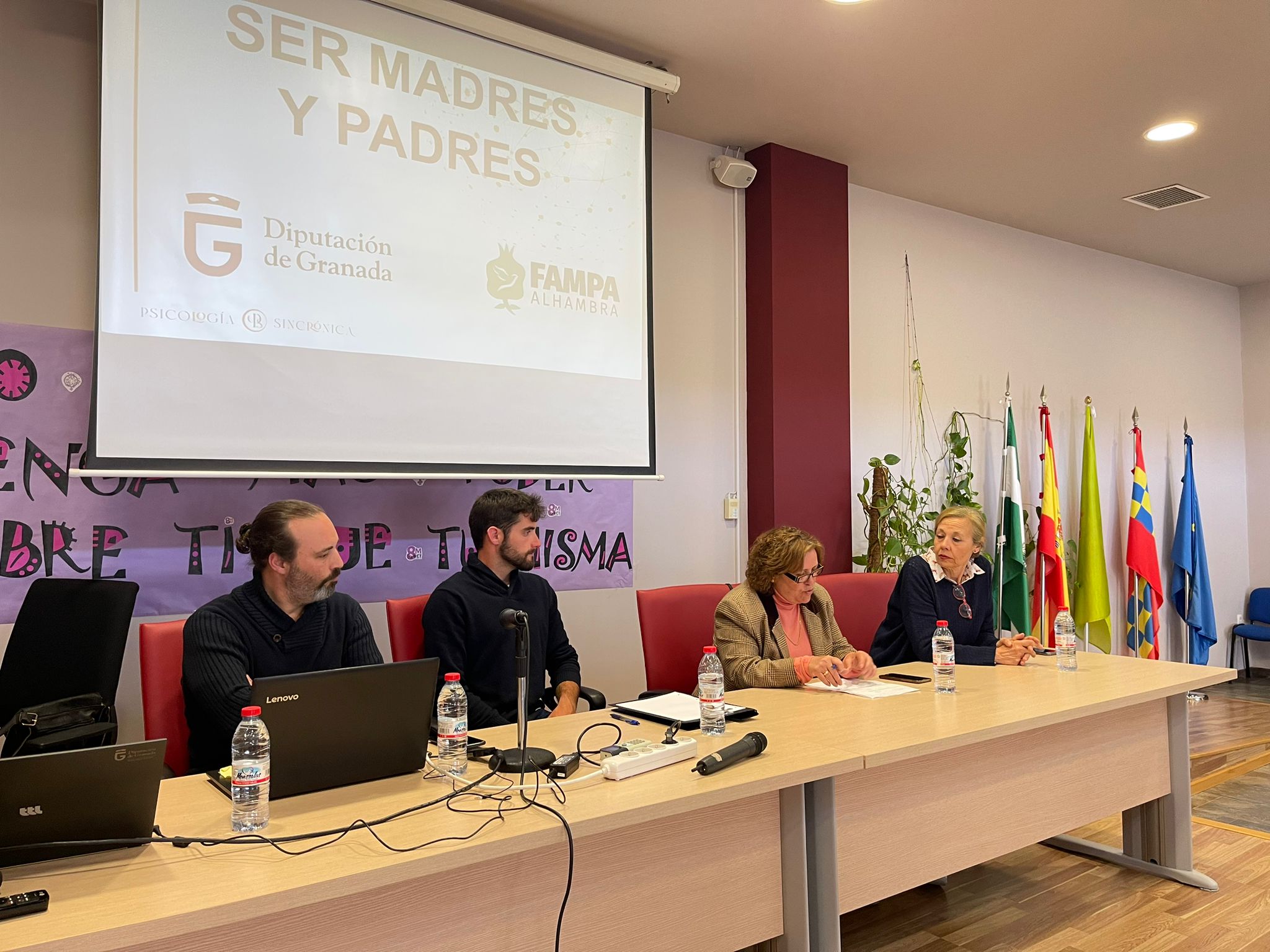 Huétor Tájar organiza un curso para enseñar a los padres y madres a educar en positivo a sus hijos