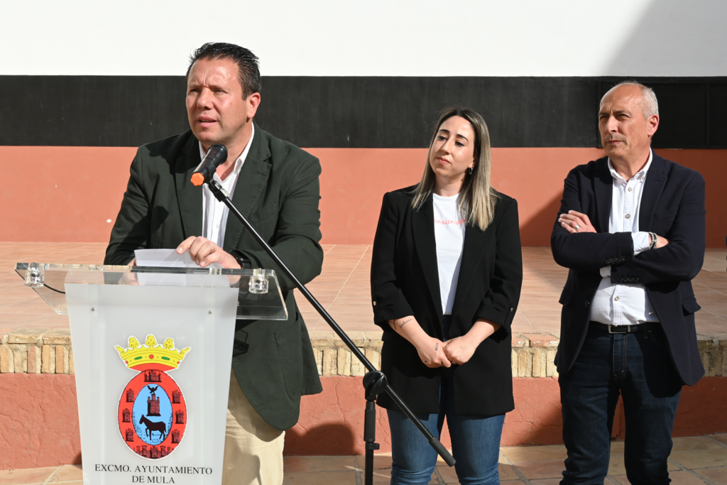La I Feria de Empleo y Emprendimiento de Mula acoge a más de un centenar jóvenes