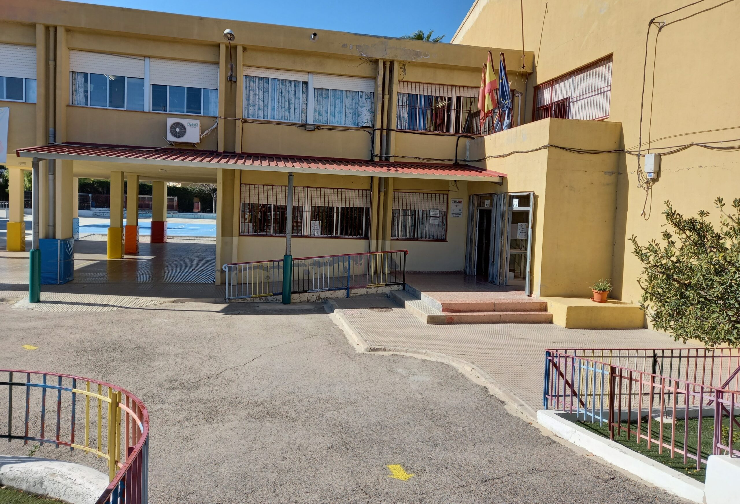 OBRAS PÚBLICAS| Aprobada la sustitución de cubiertas del CEIP Anita Arnao
