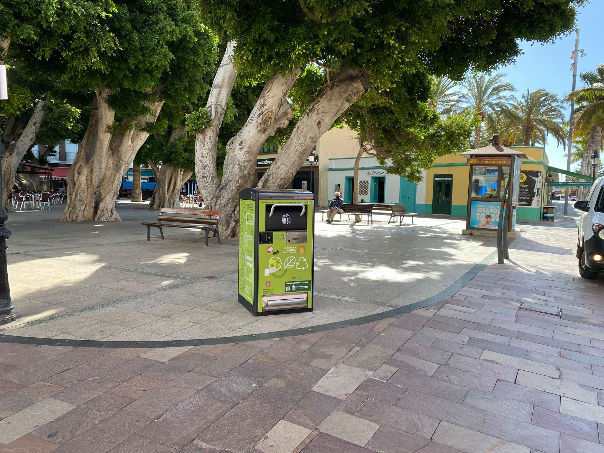 San Sebastián reduce un 93% las recogidas en las zonas con papeleras inteligentes
