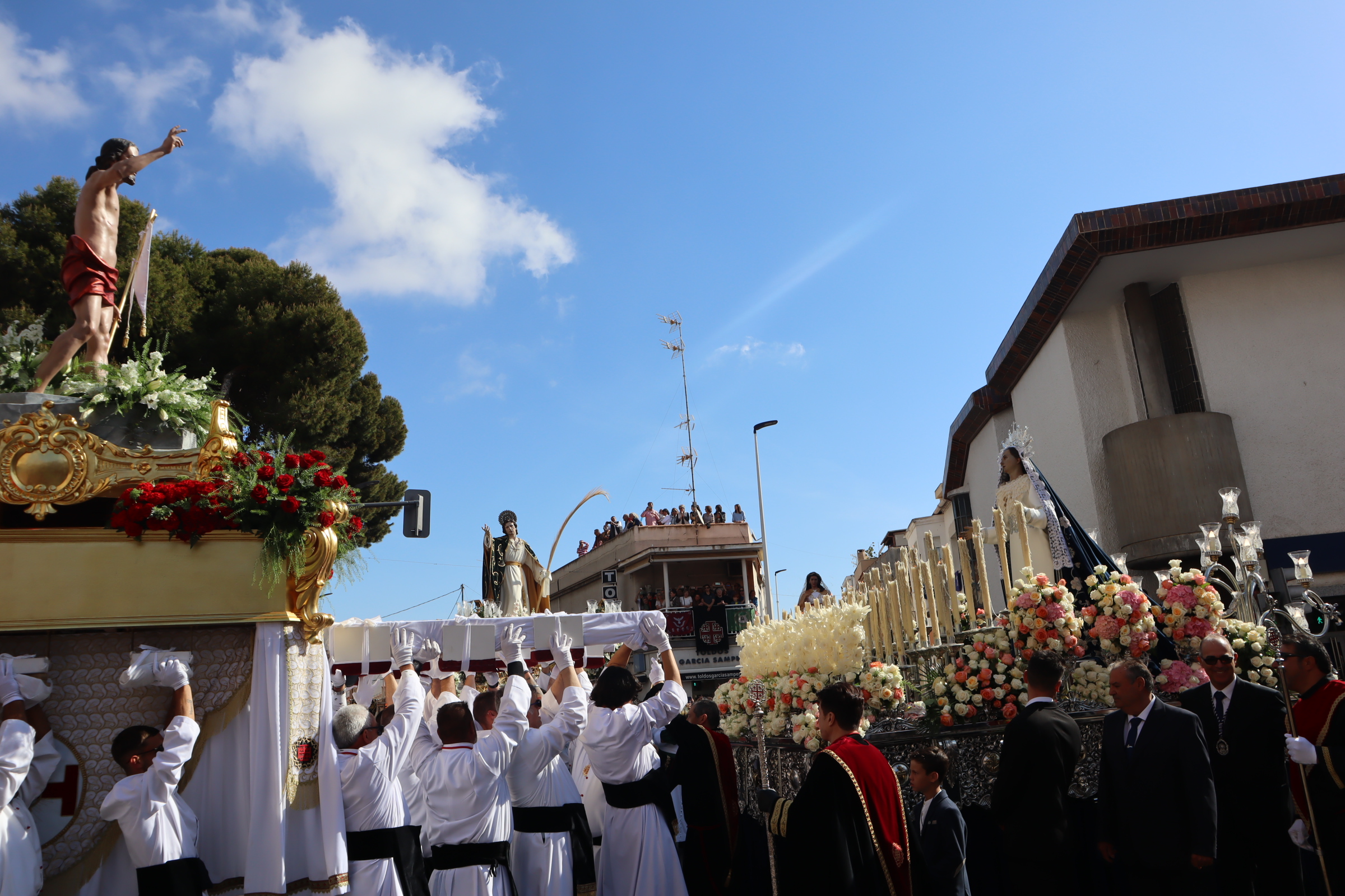 La alegría y la emoción del Encuentro del Domingo de Resurrección cierran la Semana Santa Pinatarense