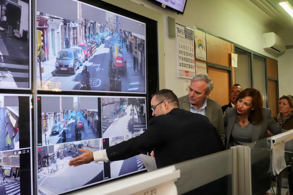 La red de videovigilancia con inteligencia artificial de Doctor Cerrada avanza en su implantación con las primeras pruebas del centro de control. Noticia. Ayuntamiento de Zaragoza