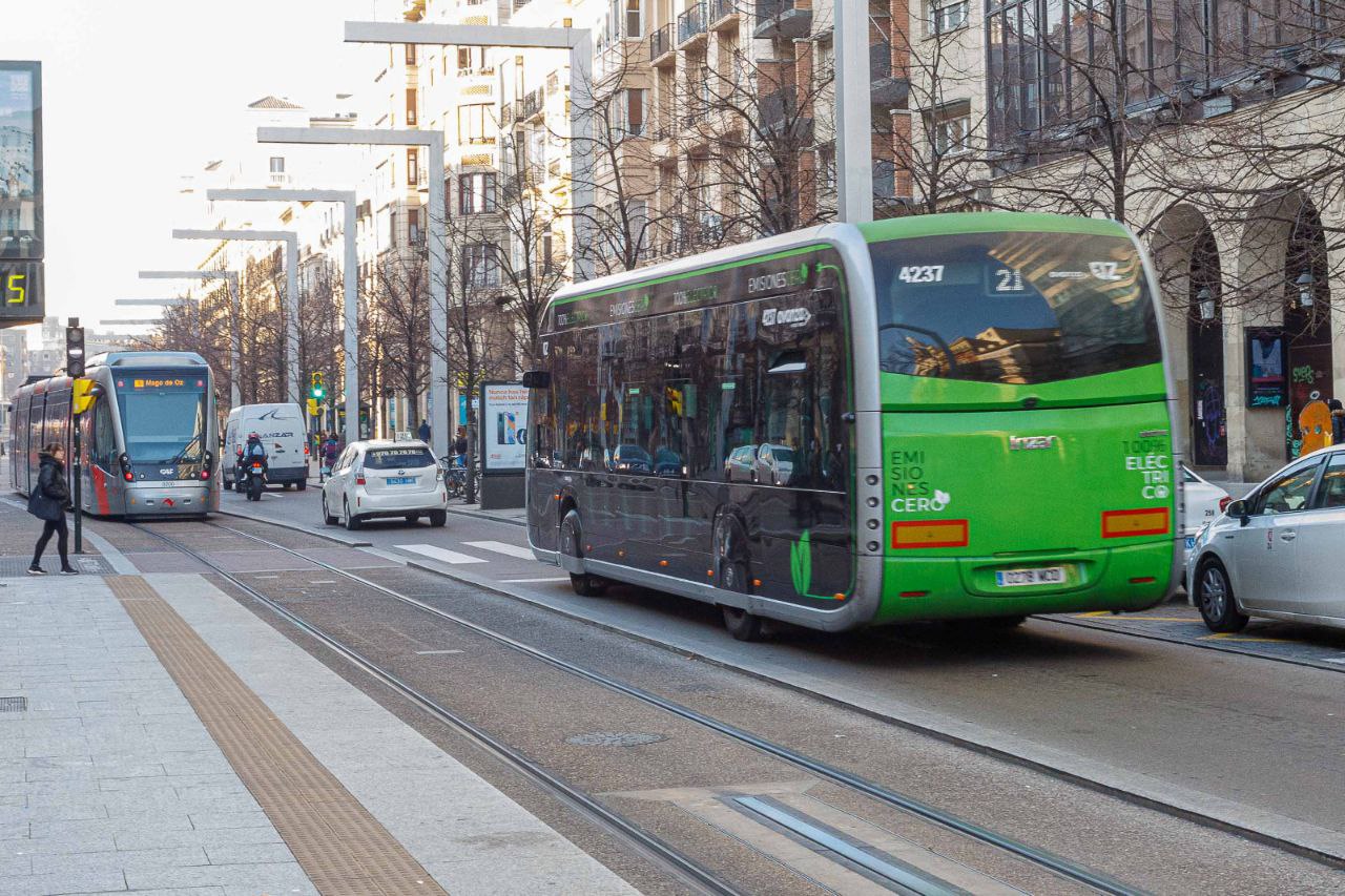 Las líneas 21 y 23 amplían su recorrido a partir del lunes para mejorar el servicio a los usuarios de los distritos de inicio y fin de ruta y facilitar sus conexiones. Noticia. Ayuntamiento de Zaragoza