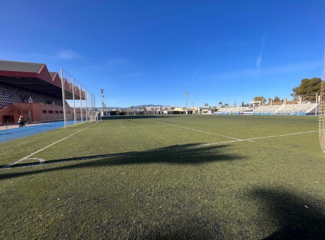 Aprobada la renovación del césped del campo de fútbol Ángel Sornichero