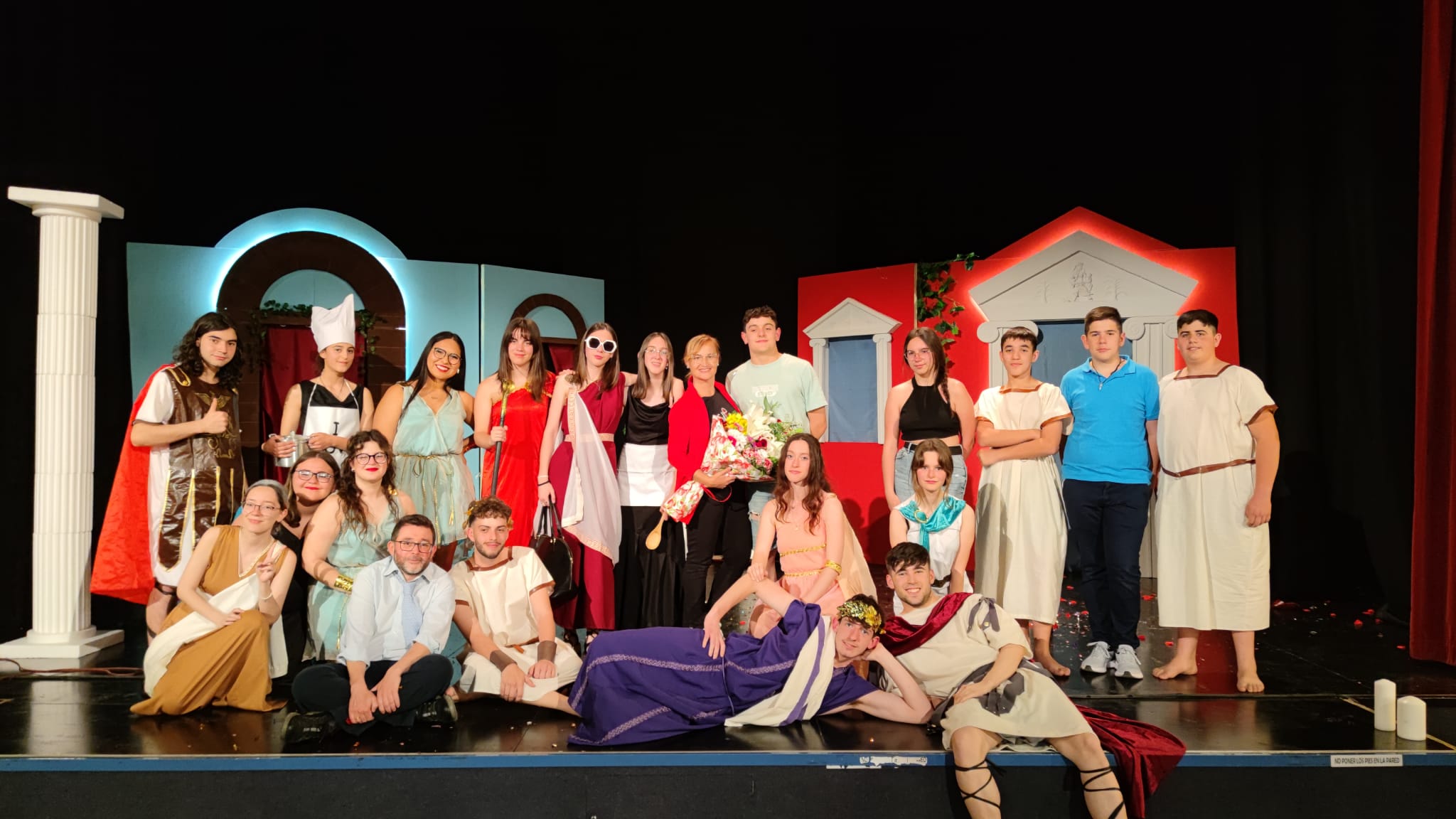 Escolares de Huétor Tájar interpretan una obra de teatro solidaria para ayudar a los familiares de enfermos de Alzheimer