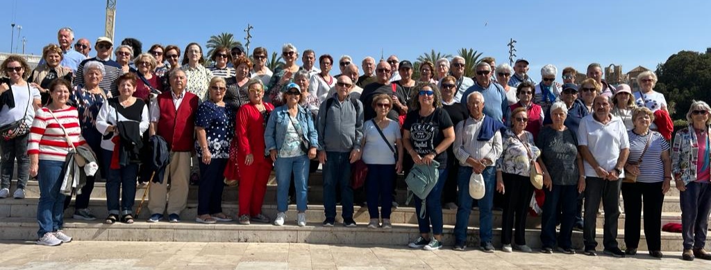 Los mayores de San Pedro del Pinatar visitan Calasparra y Cartagena practicando marcha nórdica