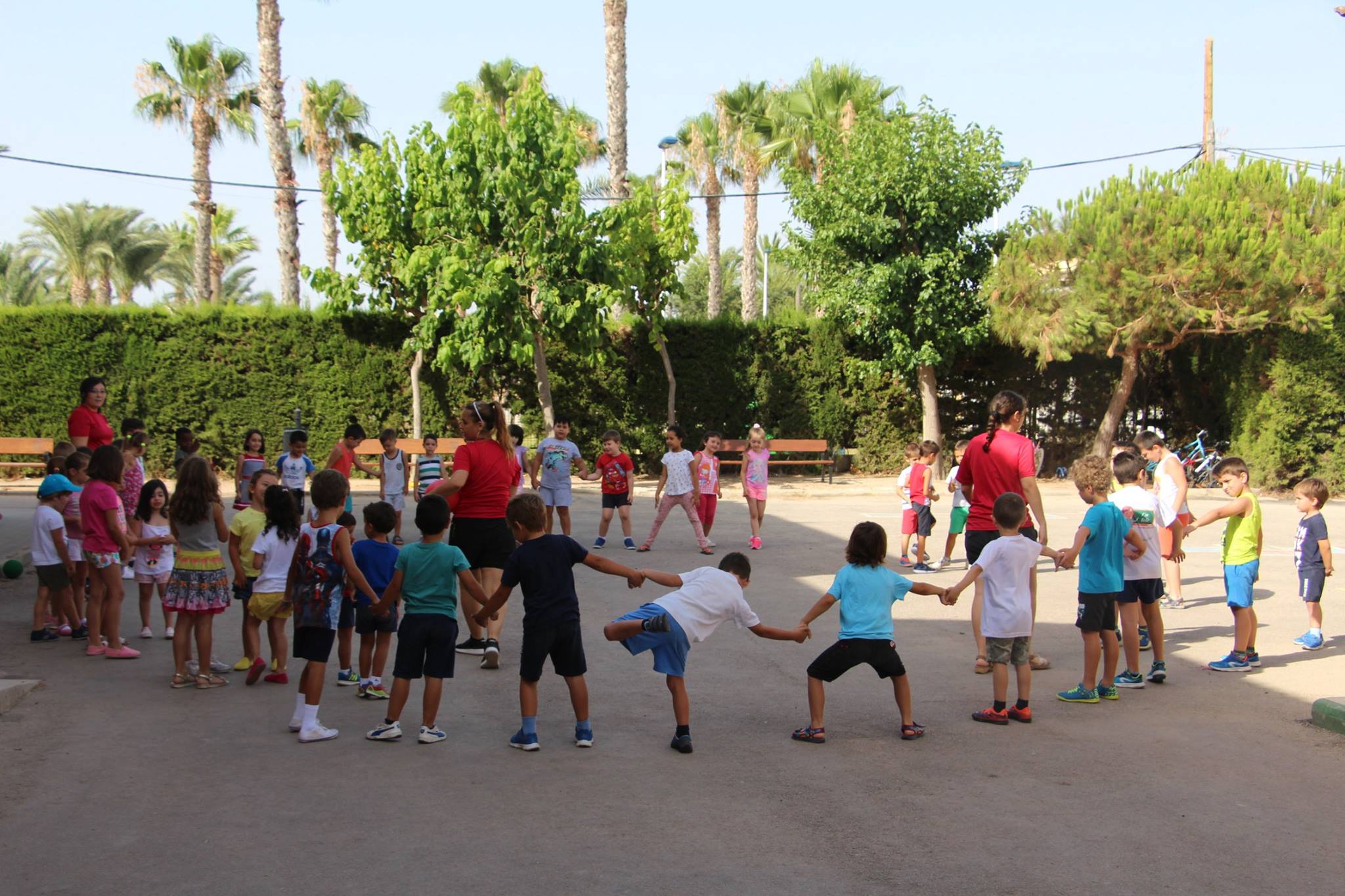 El Ayuntamiento oferta cerca de 700 plazas en la escuela de verano municipal y la de Artes Escénicas