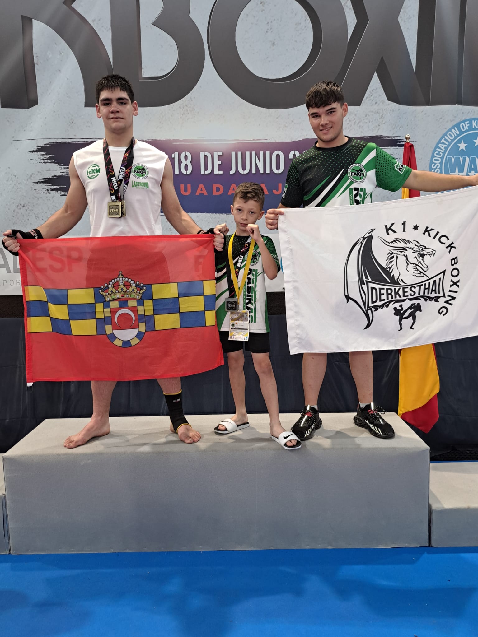 Tres deportistas del club Derkesthai de Huétor Tájar participan en el campeonato de España de Kick Boxing Junior