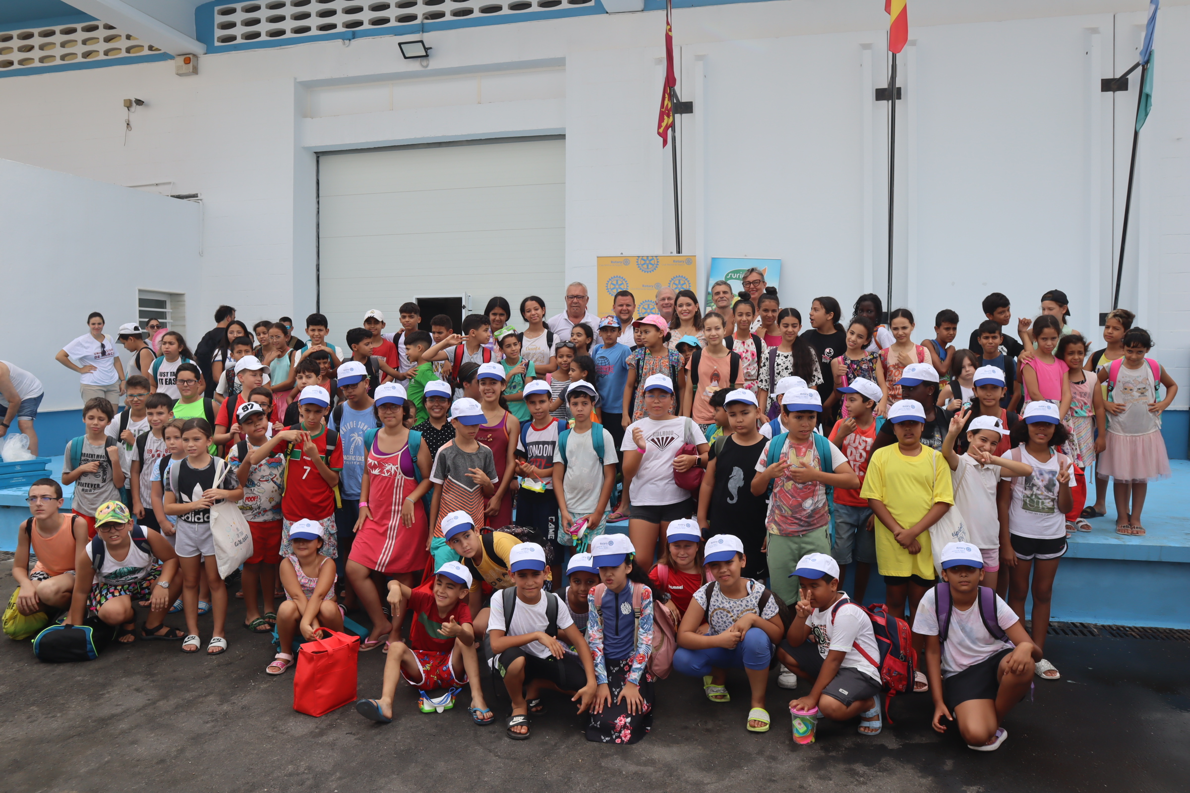 120 niños en riesgo de exclusión social visitan San Pedro del Pinatar