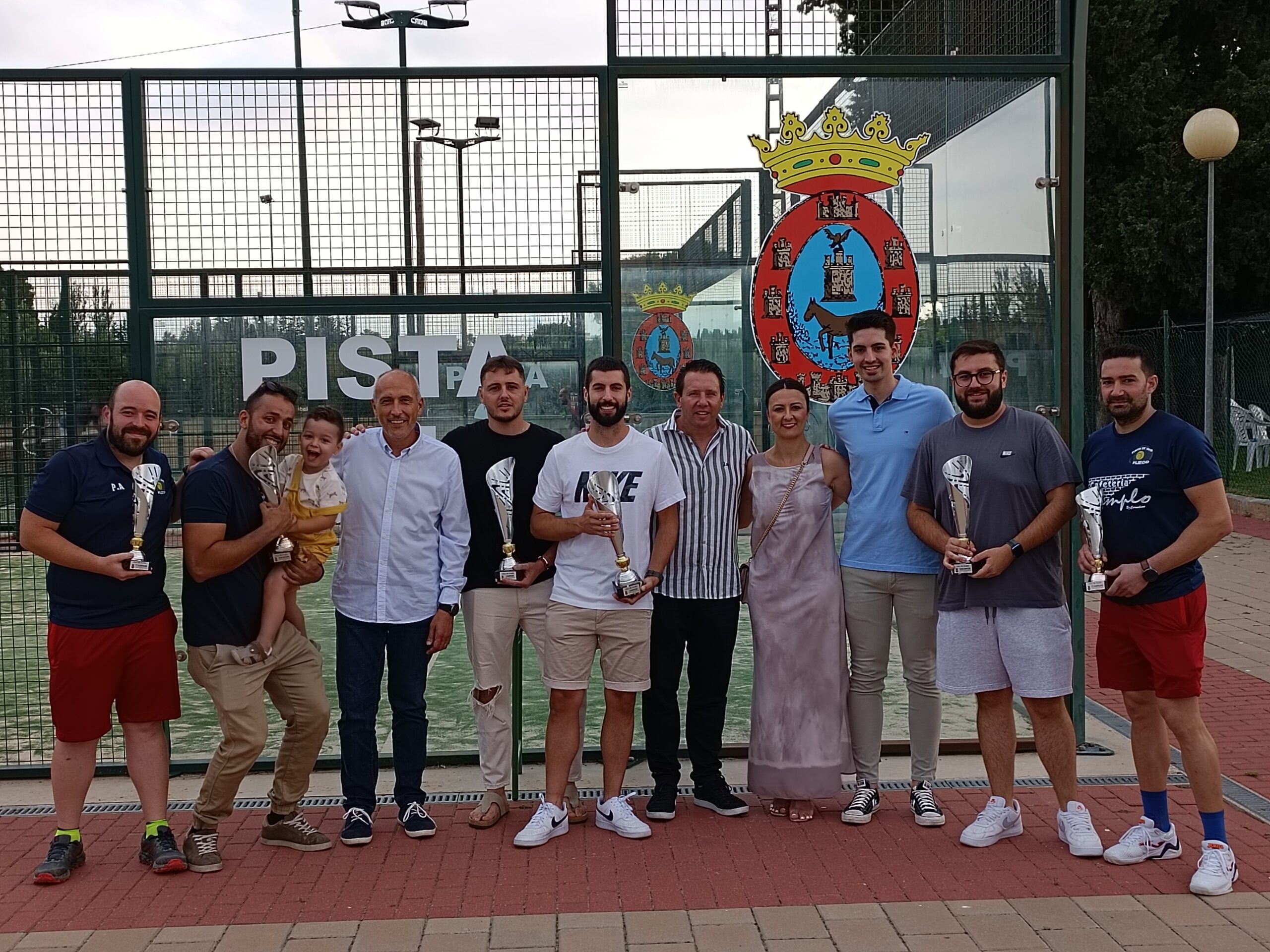 DEPORTES| Finalizan las ligas de pádel, tenis y fútbol sala con la entrega de trofeos