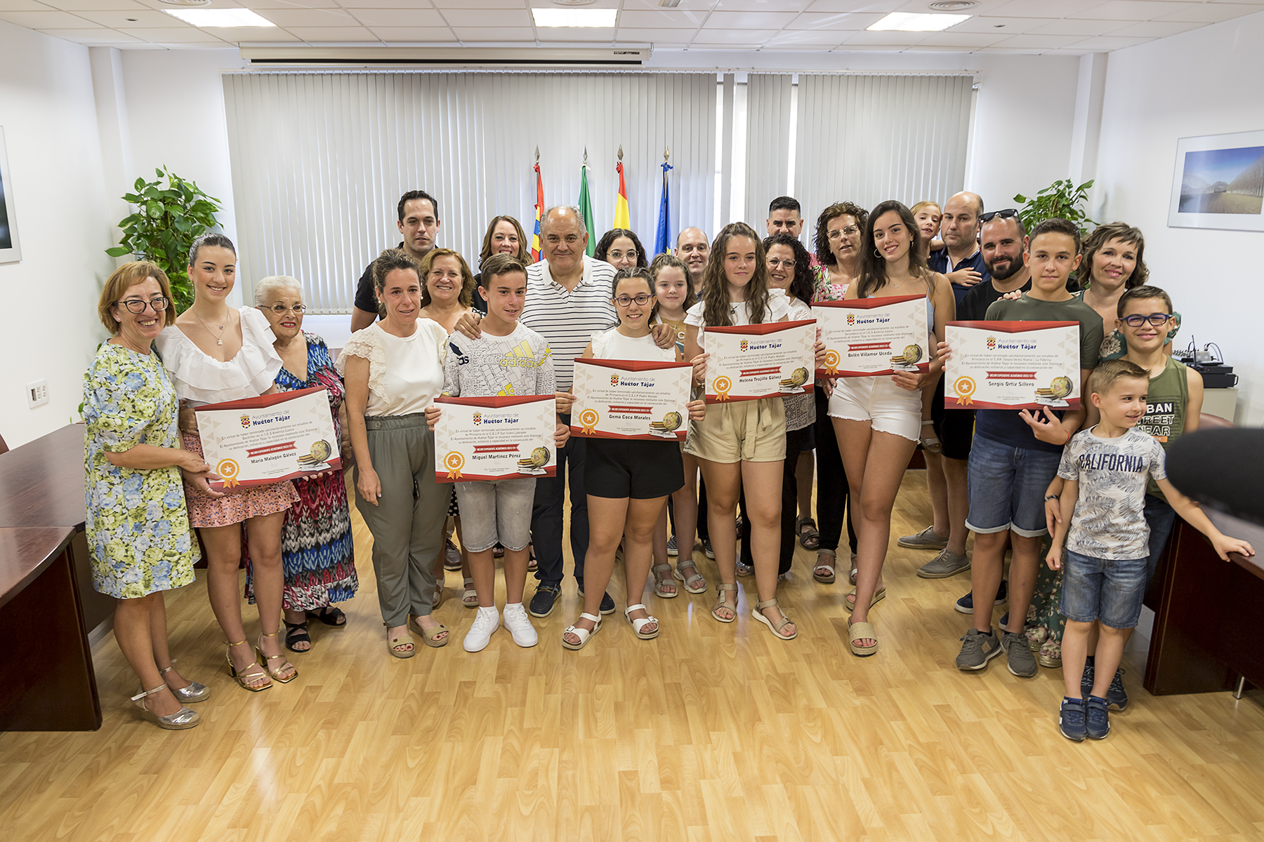 Los seis mejores estudiantes de Huétor Tájar tendrán piscina y cine gratis durante todo el verano