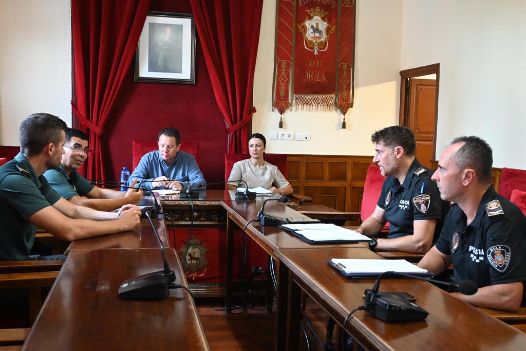 SEGURIDAD CIUDADANA| Reunión de coordinación con la Policía Local de Mula y la Guardia Civil