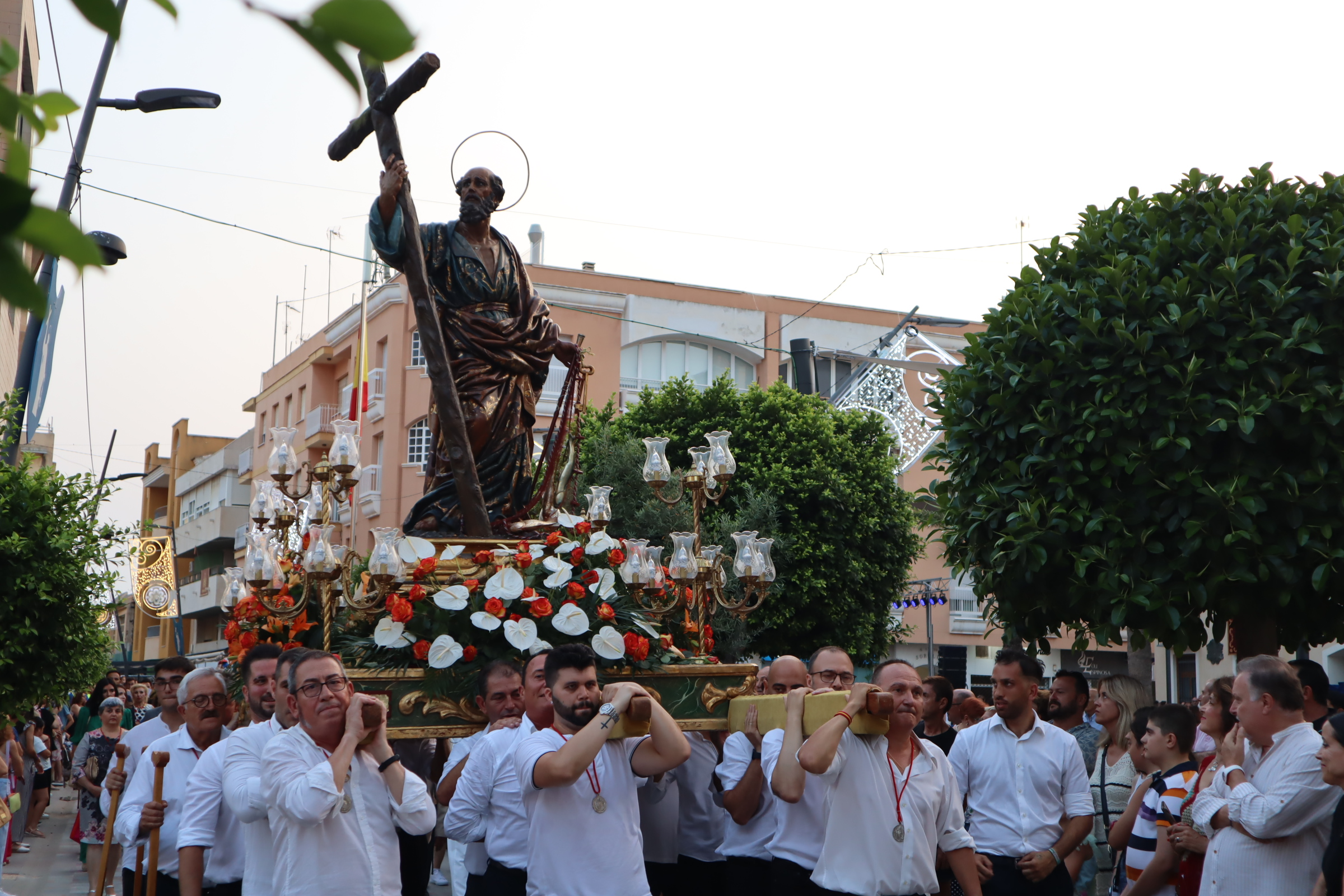 San Pedro del Pinatar honra a su patrón en el Día Grande de sus fiestas