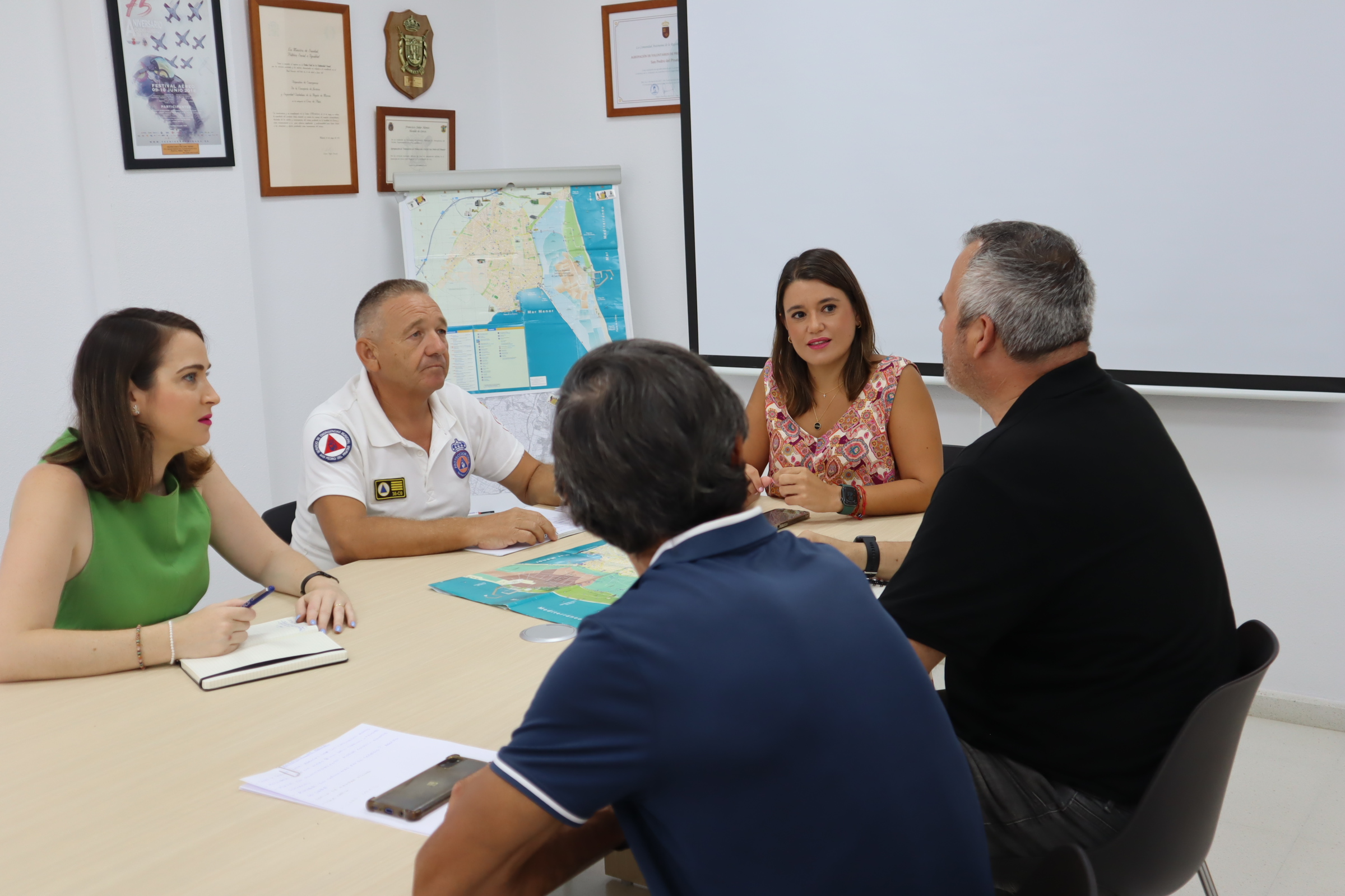 Comienza la campaña de limpieza de imbornales, rejillas y pasos de agua en San Pedro del Pinatar