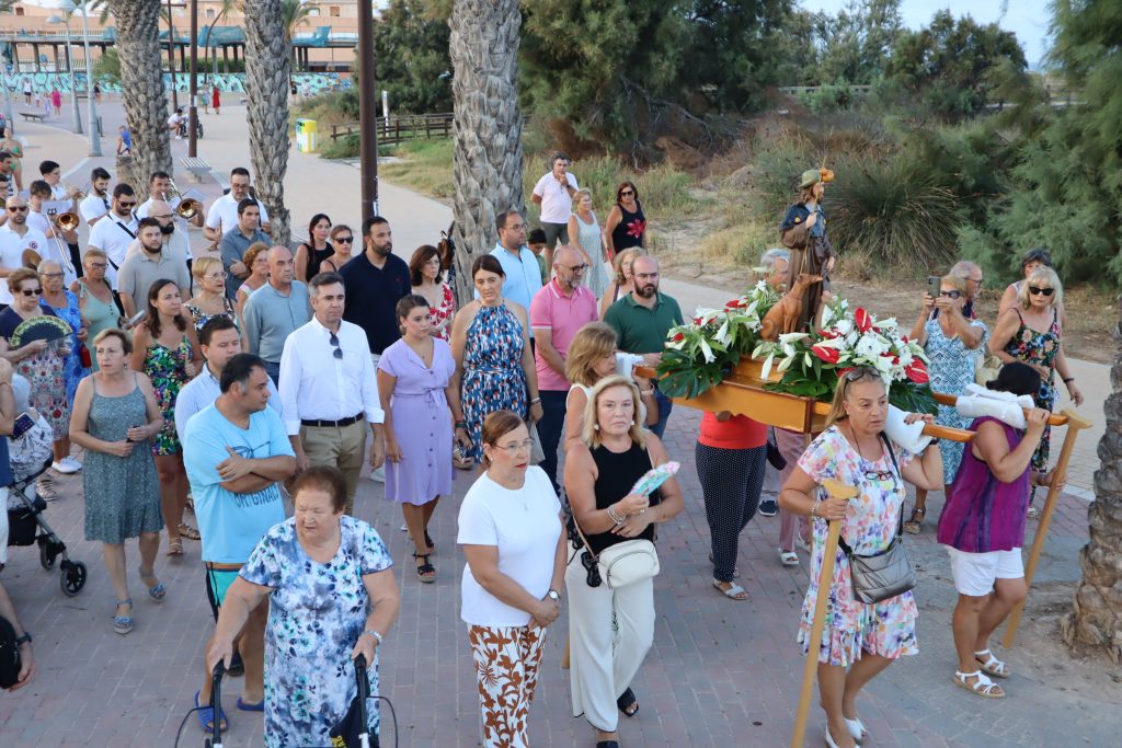 El Mojón celebra San Roque con procesión y misa de campaña