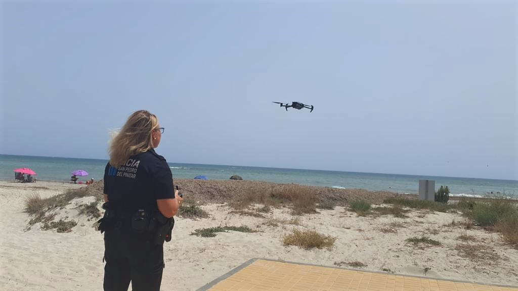 La Policía Local de San Pedro del Pinatar intensifica con un dron la vigilancia en playas