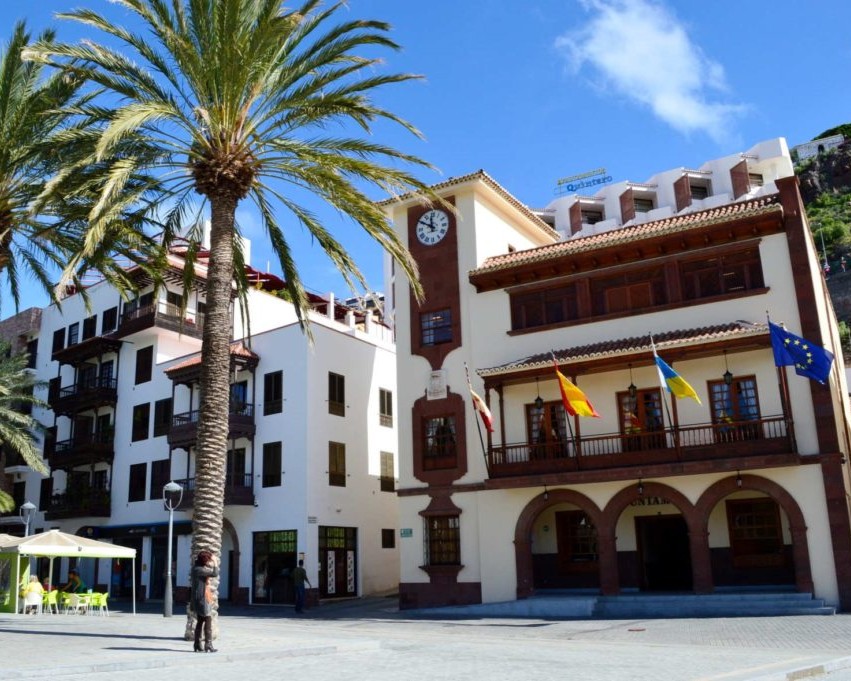 San Sebastián aumenta la capacidad de gestión de su Policía Local con la firma de un convenio con la Jefatura de Tráfico