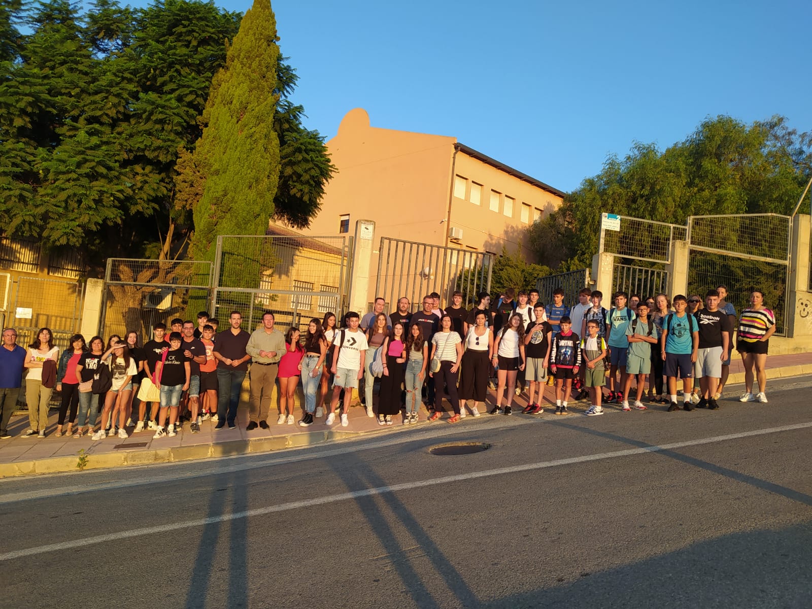 EDUCACIÓN| Manifestación en Mula ante la falta de transporte por parte de la Consejería de Educación