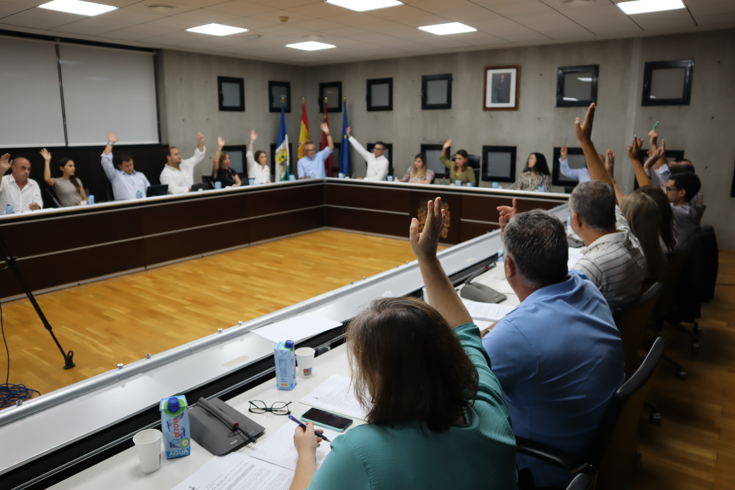 El pleno aprueba la delegación de competencias en otros órganos y la composición de la mesa de contratación