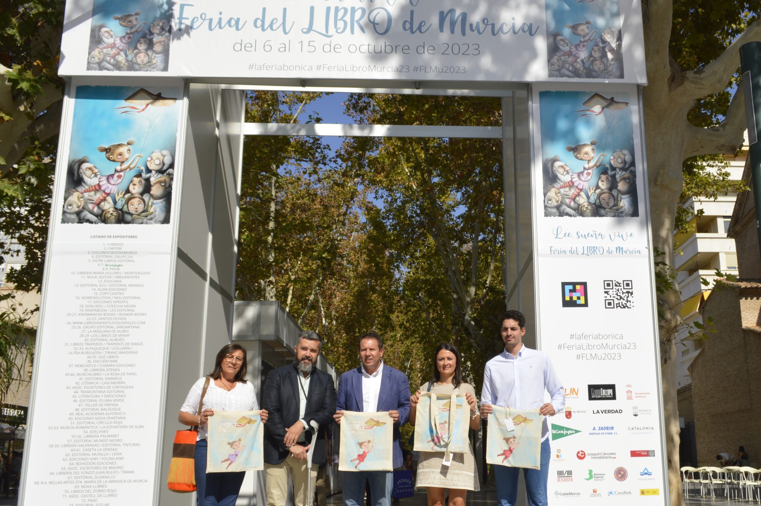 CULTURA| El alcalde de Mula visita La Feria del Libro de Murcia