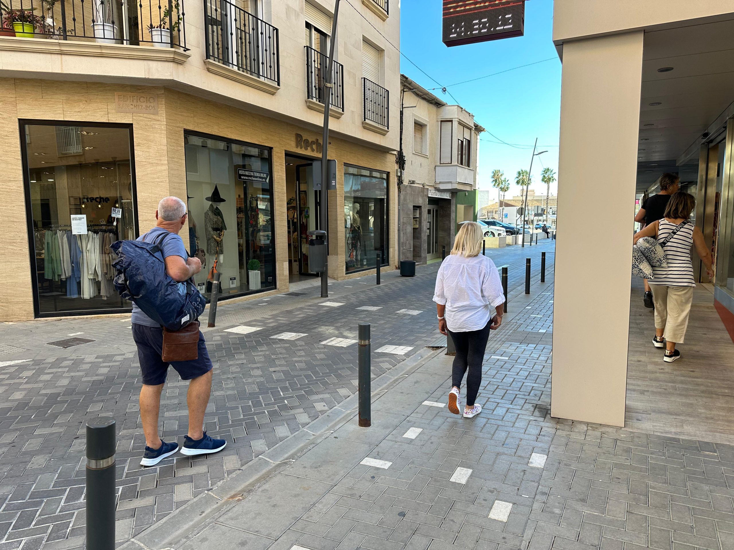 El Ayuntamiento dará bonos de aparcamiento gratuito para fomentar las compras en el centro