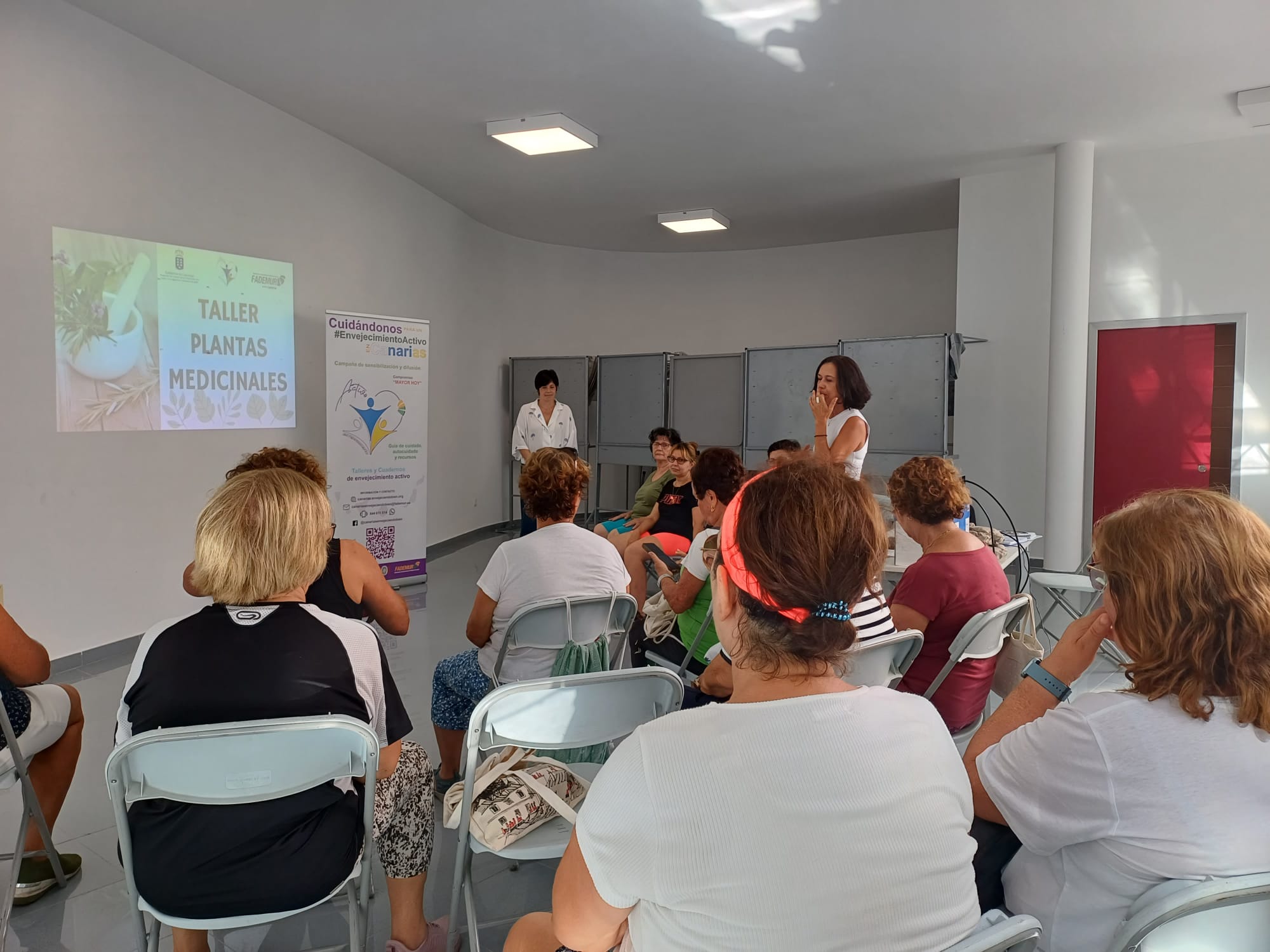El Ayuntamiento de San Sebastián y FADEMUR imparten un ciclo de talleres dentro del programa de envejecimiento activo
