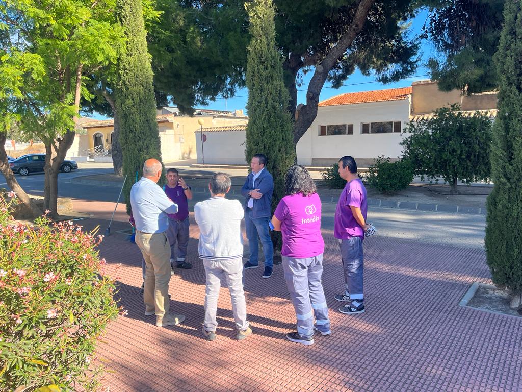 SERVICIOS | El alcalde de Mula visita el cementerio de San Ildefonso