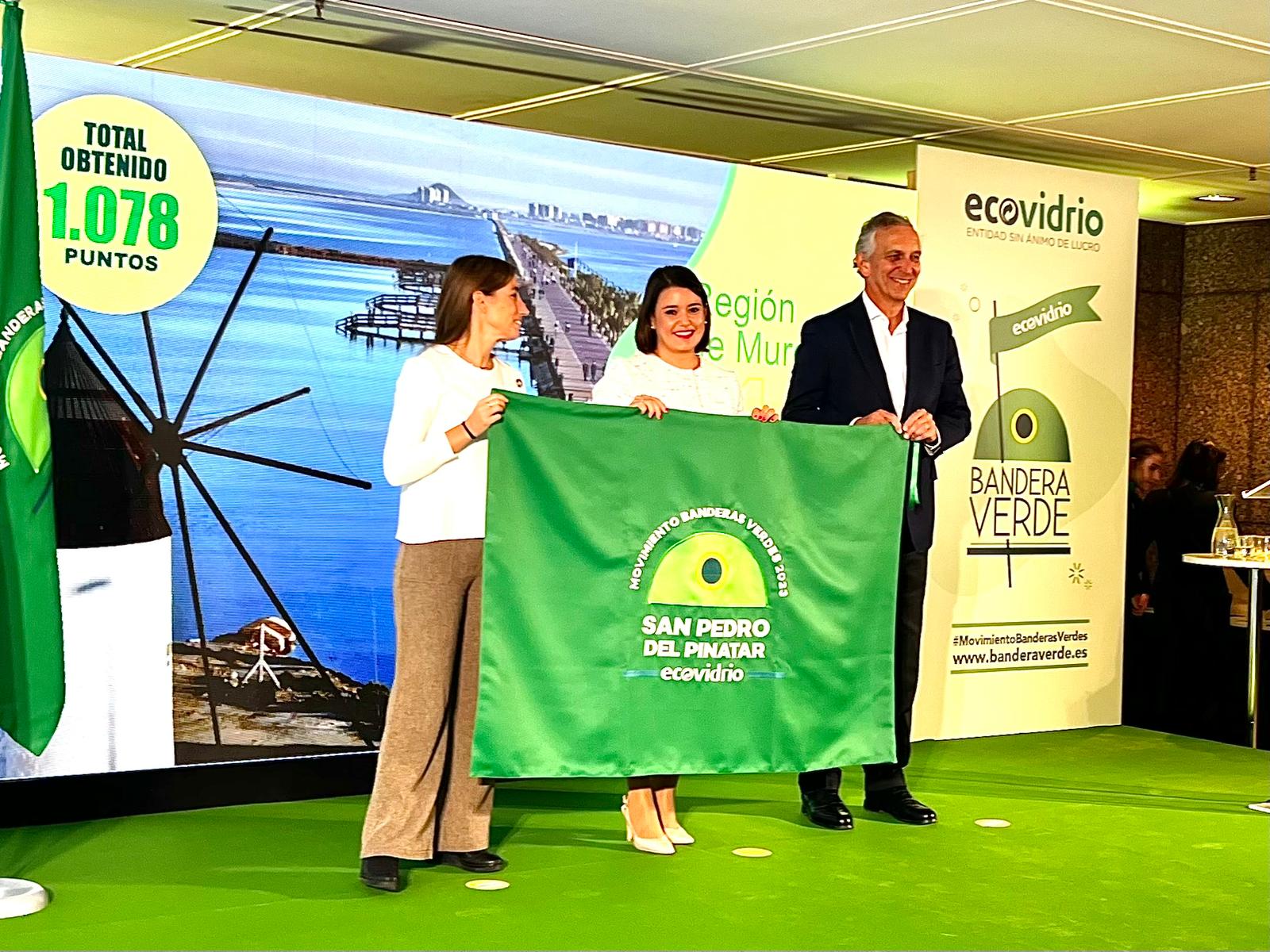 San Pedro del Pinatar recoge el galardón Bandera Verde de Ecovidrio 2023
