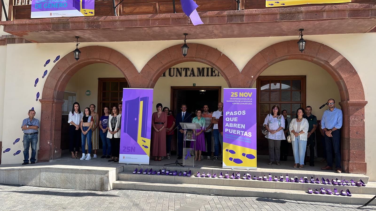San Sebastián de La Gomera rinde homenaje a las víctimas mortales de la violencia de género