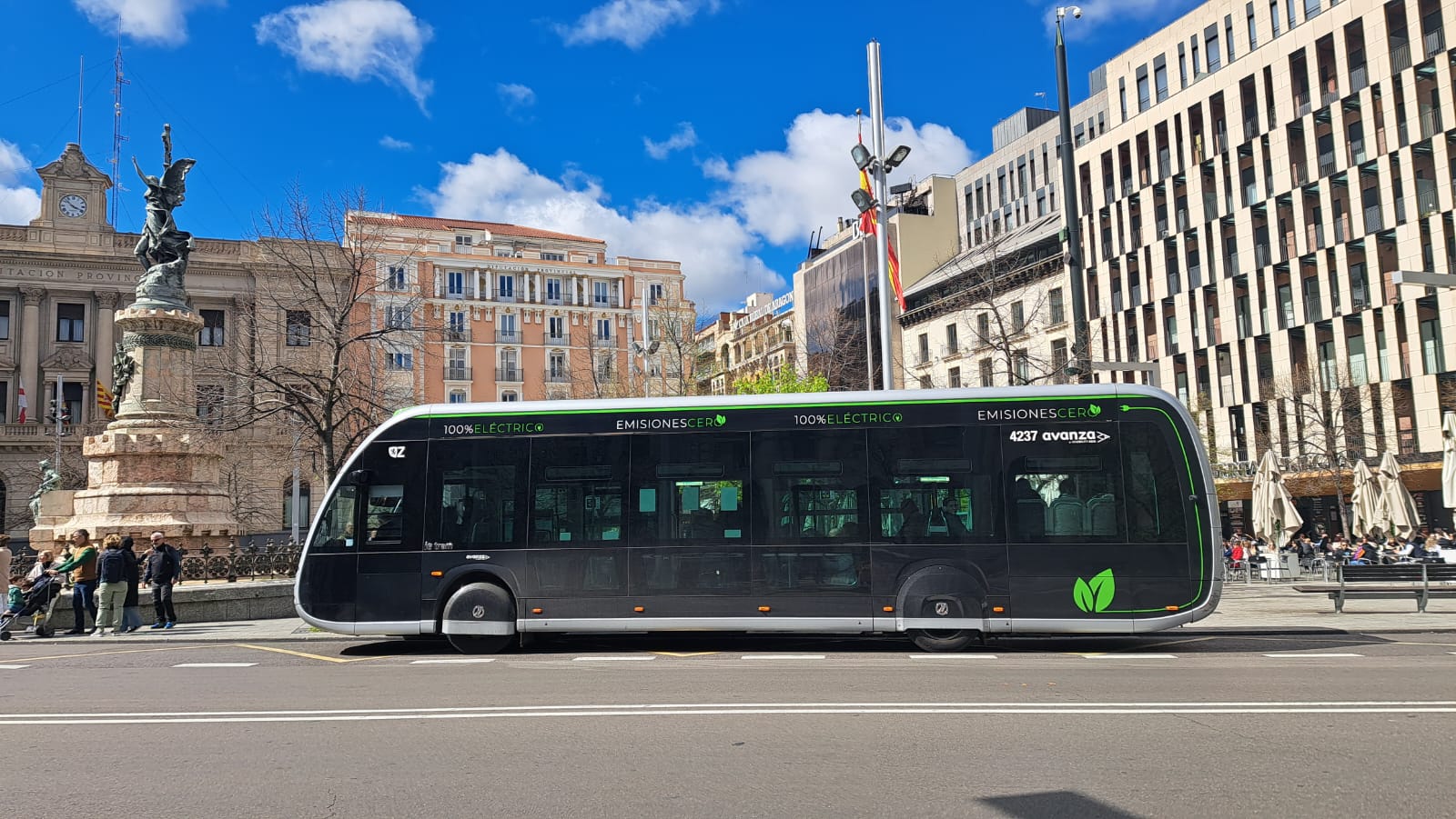 El Gobierno aprobará la revisión de los cuadros de marcha de otras 11 líneas de bus urbano para su implantación en enero. Noticia. Ayuntamiento de Zaragoza