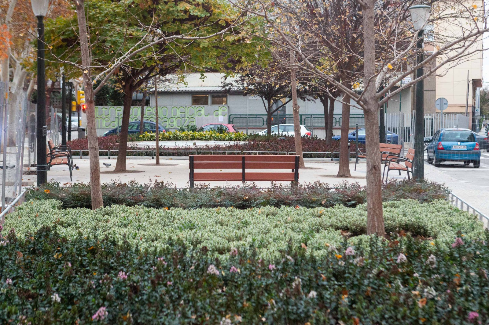 La Glorieta de Velázquez estrena nuevos jardines y una zona de estancia más accesible. Noticia. Ayuntamiento de Zaragoza