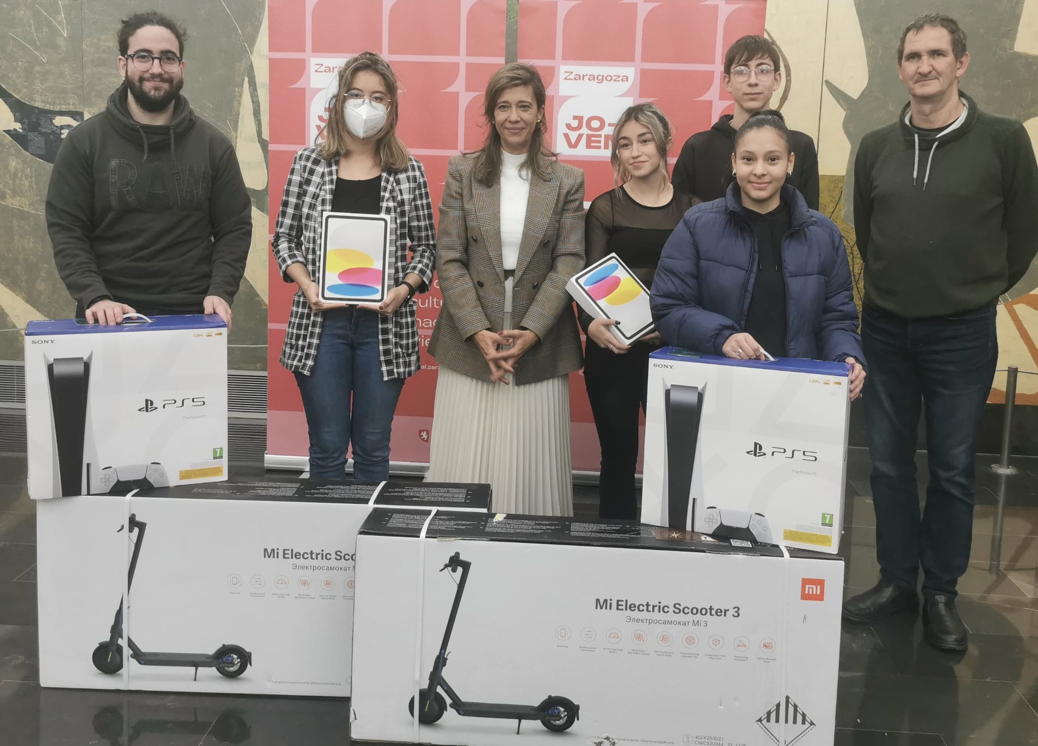 Más de 3.400 jóvenes participan en la encuesta para mejorar las actividades dirigidas para jóvenes. Noticia. Ayuntamiento de Zaragoza