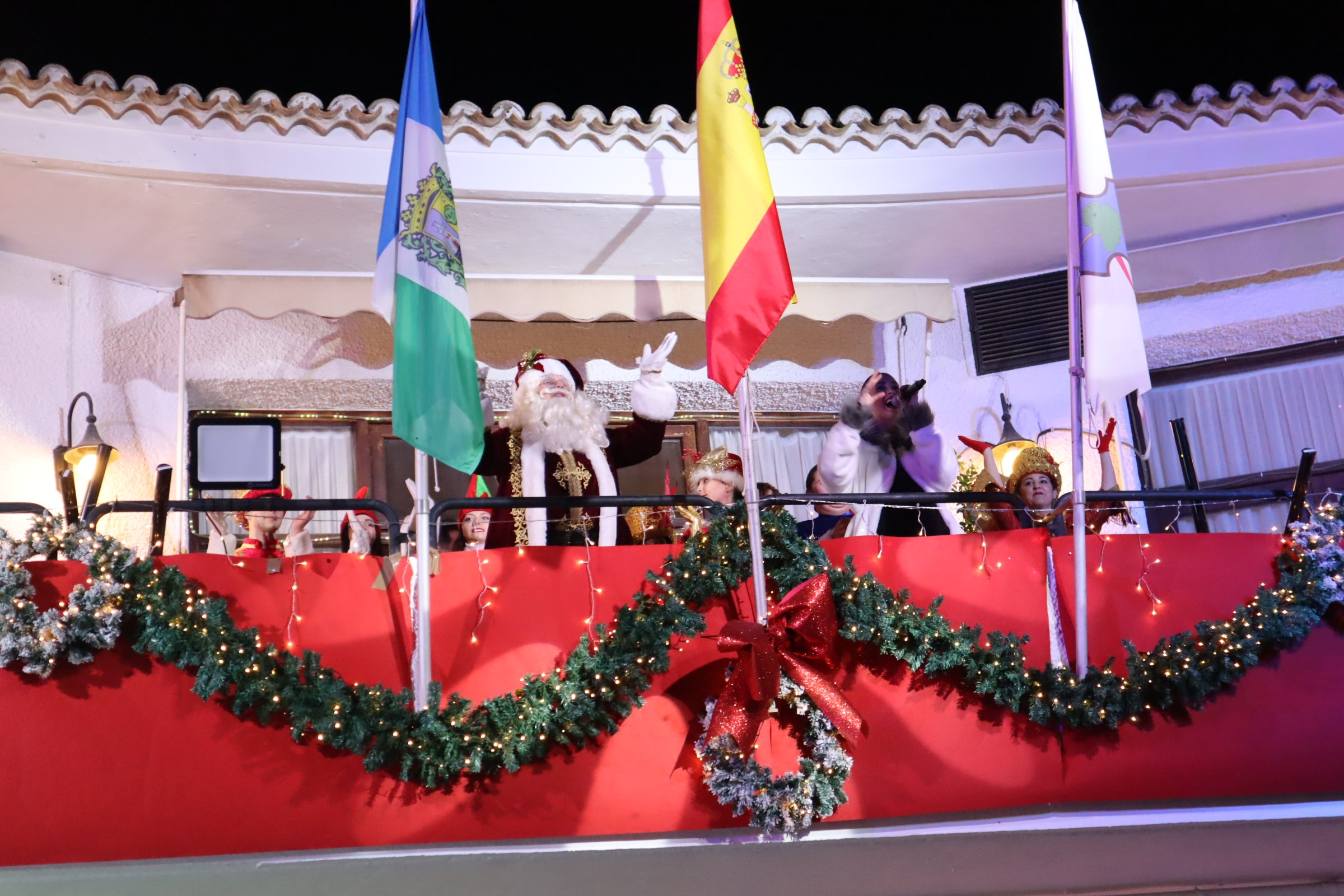 Papá Noel regresa a San Pedro del Pinatar con el desfile “Fantasía de Navidad”.