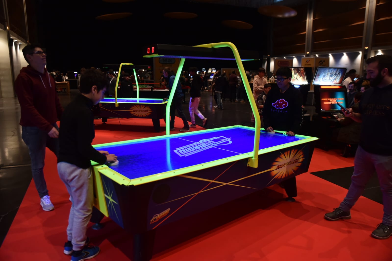 RetroGamer lleva estas Navidades a la sala Multiusos más de 100 máquinas arcade y consolas antiguas. Noticia. Ayuntamiento de Zaragoza