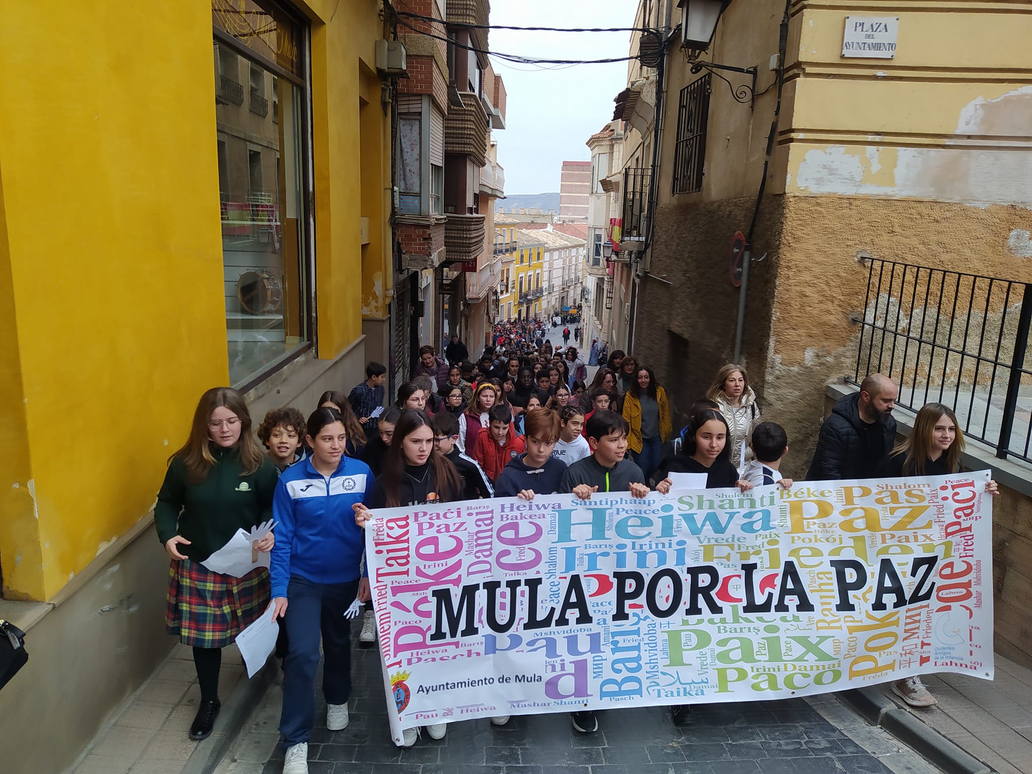 EDUCACIÓN| Los centros escolares de Mula salen a la calle con motivo del Día Escolar de la No Violencia y la Paz