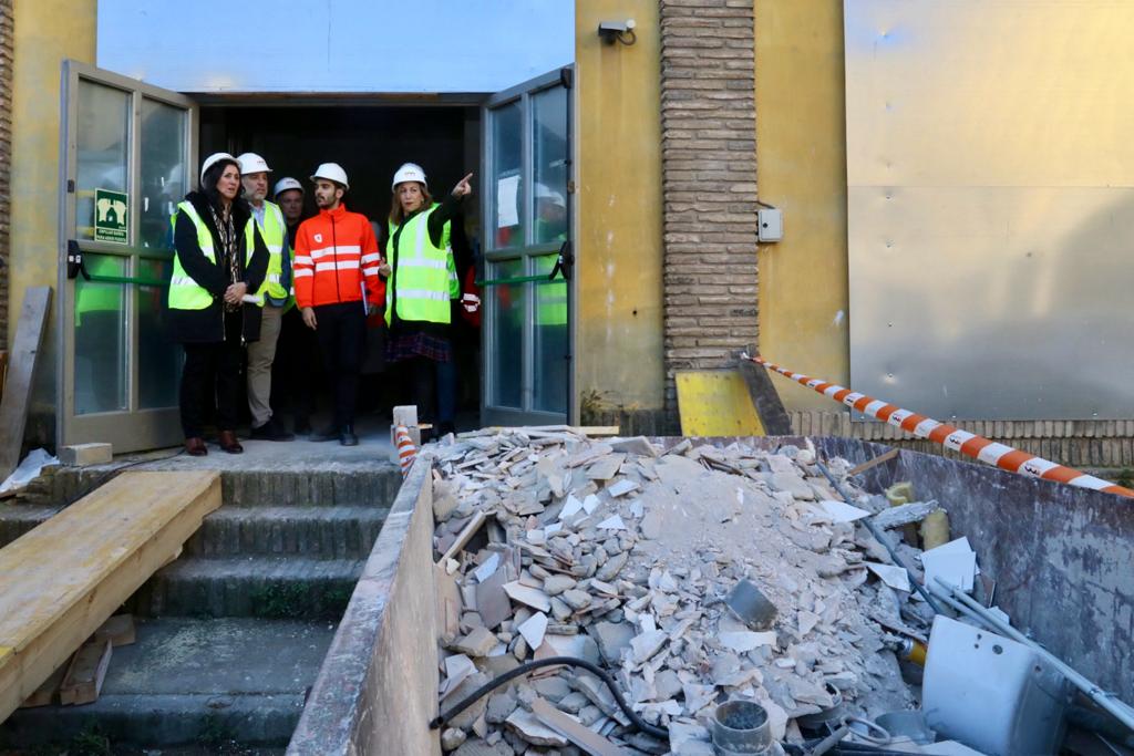 El Ayuntamiento de Zaragoza comienza las obras en el interior del antiguo IES Luis Buñuel para reconvertirlo en un centro de personas mayores. Noticia. Ayuntamiento de Zaragoza