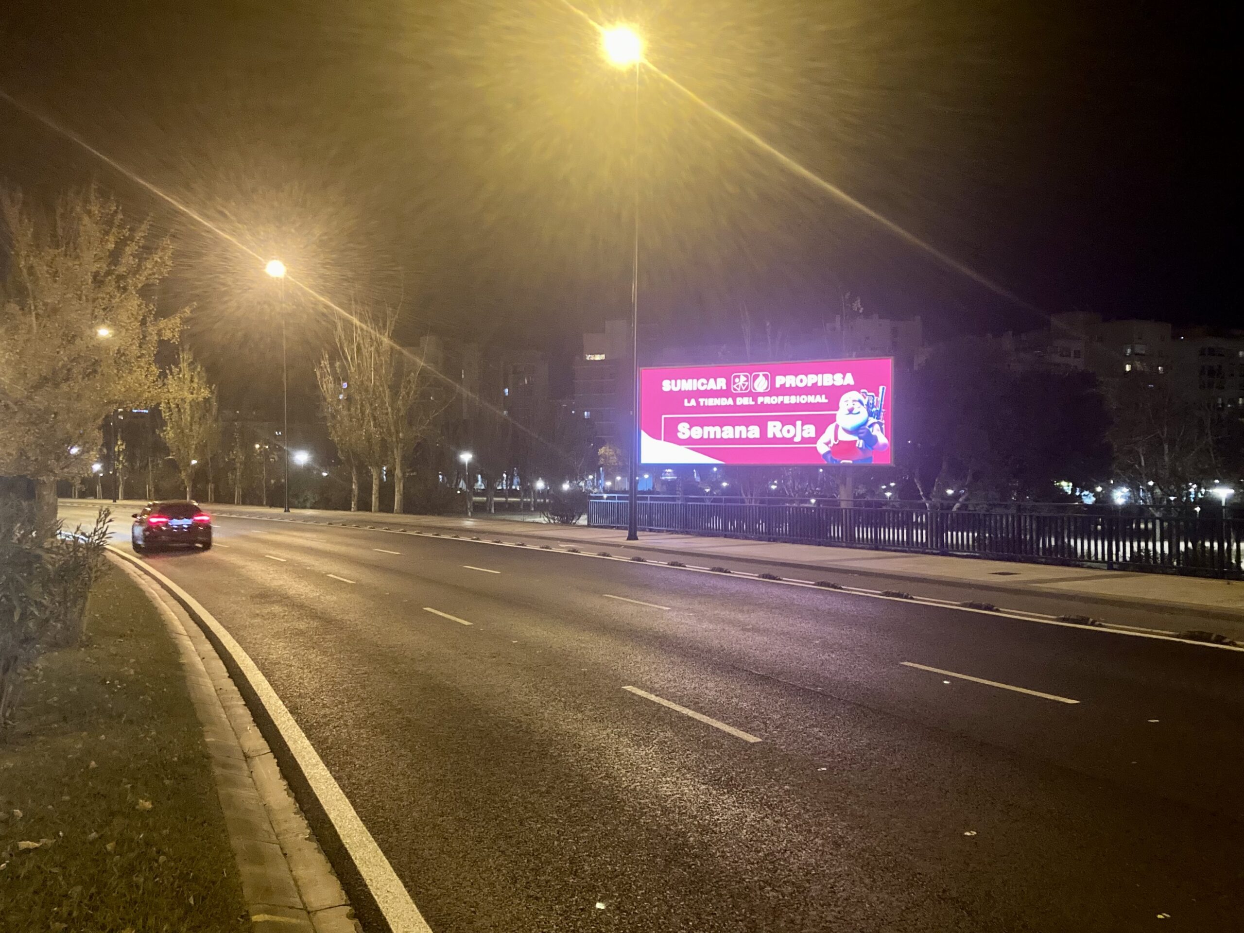 Zaragoza estrena cuatro pantallas digitales de 24 metros cuadrados para proyectar publicidad en alta resolución. Noticia. Ayuntamiento de Zaragoza